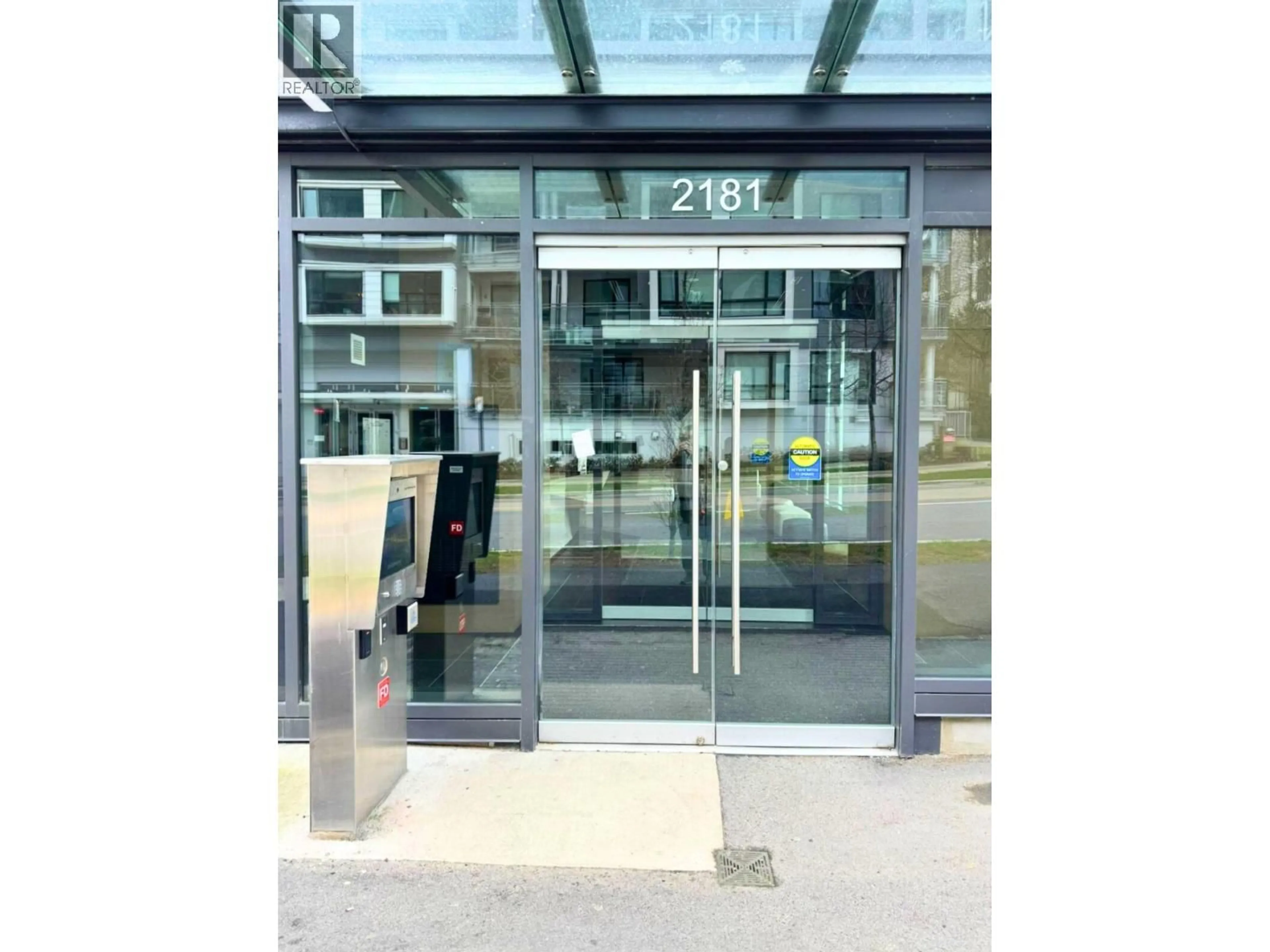 Indoor foyer for 1805 - 2181 MADISON AVENUE, Burnaby British Columbia V5C0N4