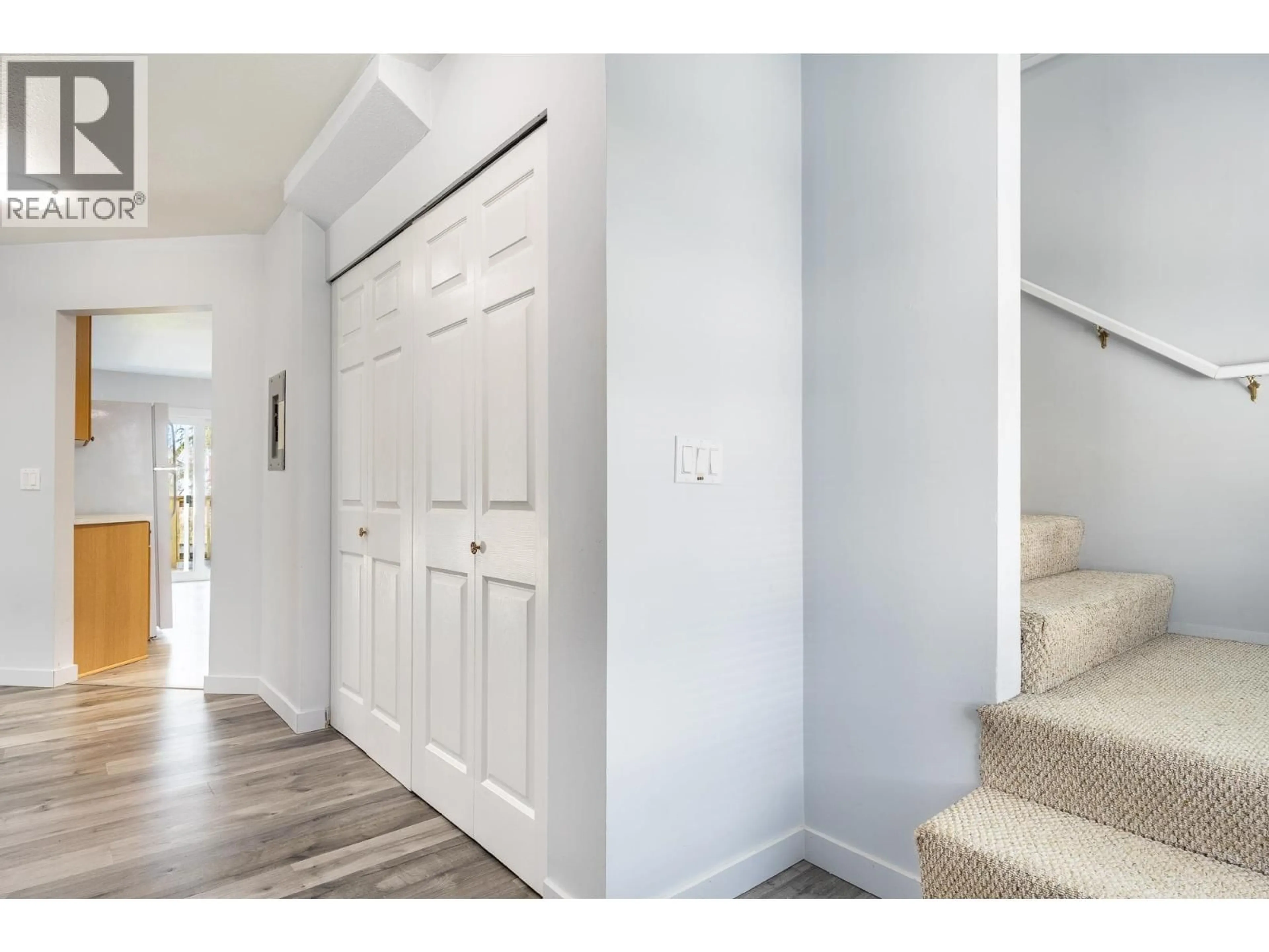 Indoor entryway for 2 - 765 SCHOOL ROAD, Gibsons British Columbia V0N1V9