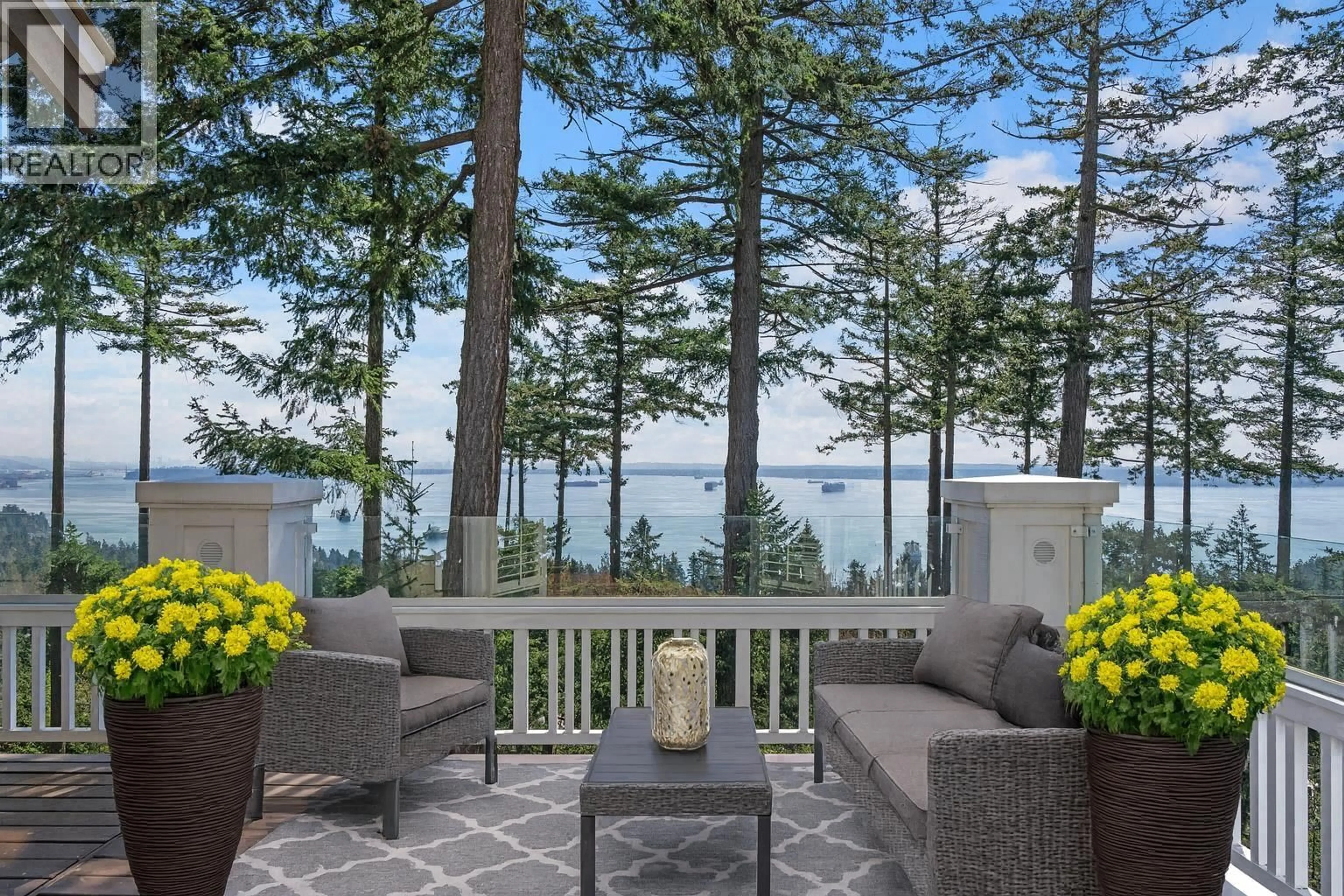 Patio, water/lake/river/ocean view for 4 - 5110 ALDERFEILD PLACE, West Vancouver British Columbia V7W2W7