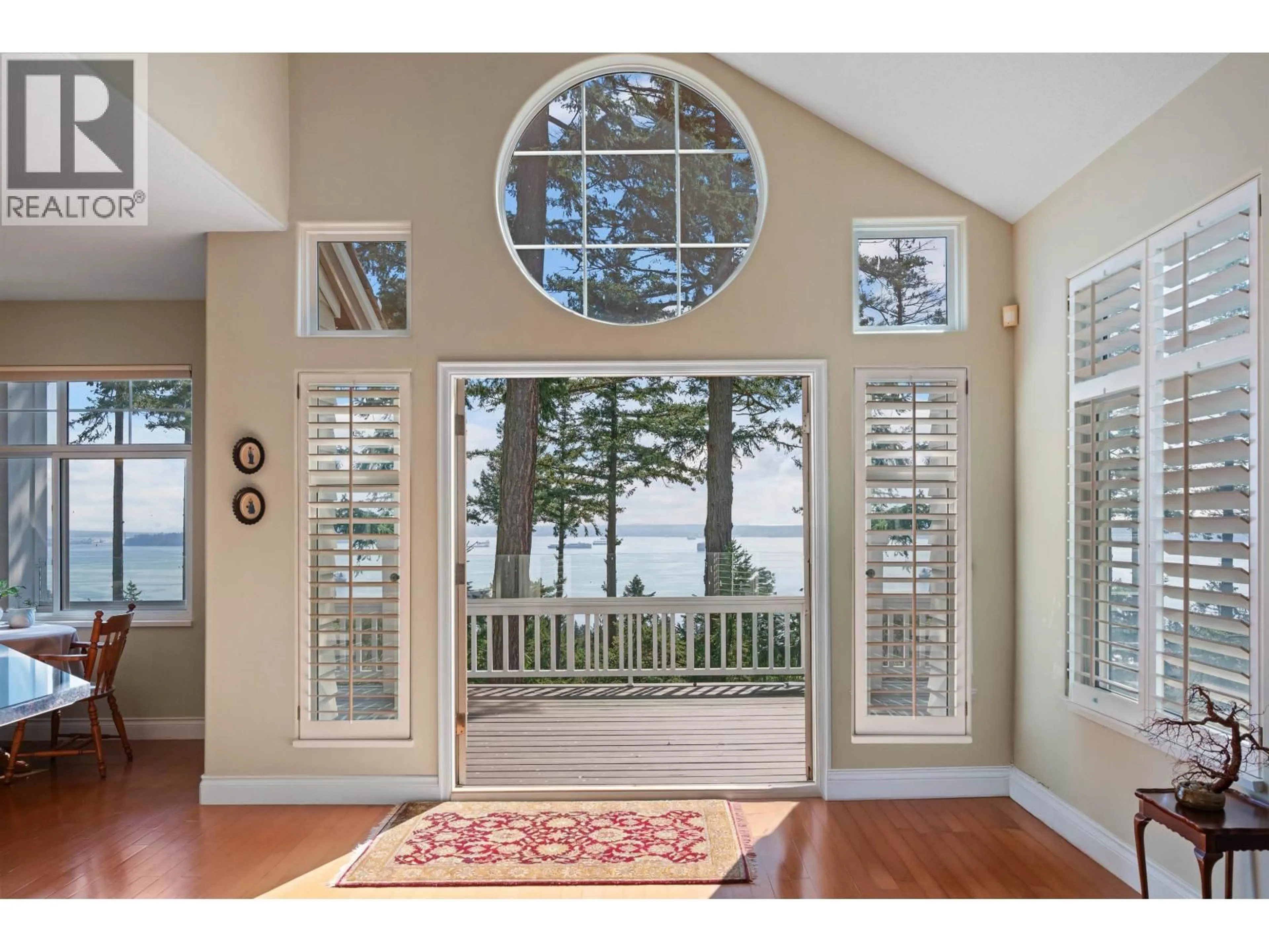 Indoor entryway for 4 - 5110 ALDERFEILD PLACE, West Vancouver British Columbia V7W2W7