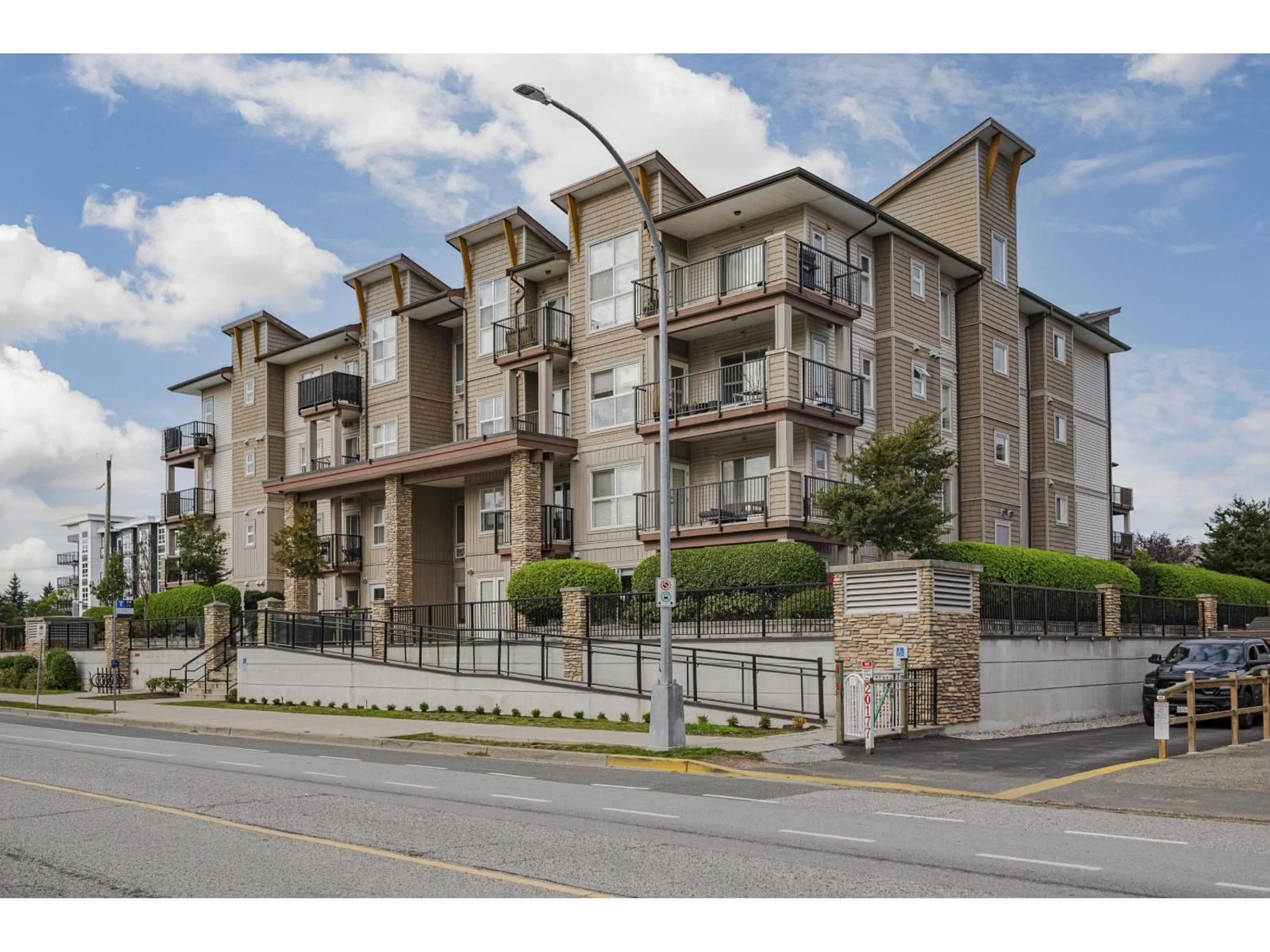 Unknown for 111 - 20175 53 AVENUE, Langley British Columbia V3A3V2