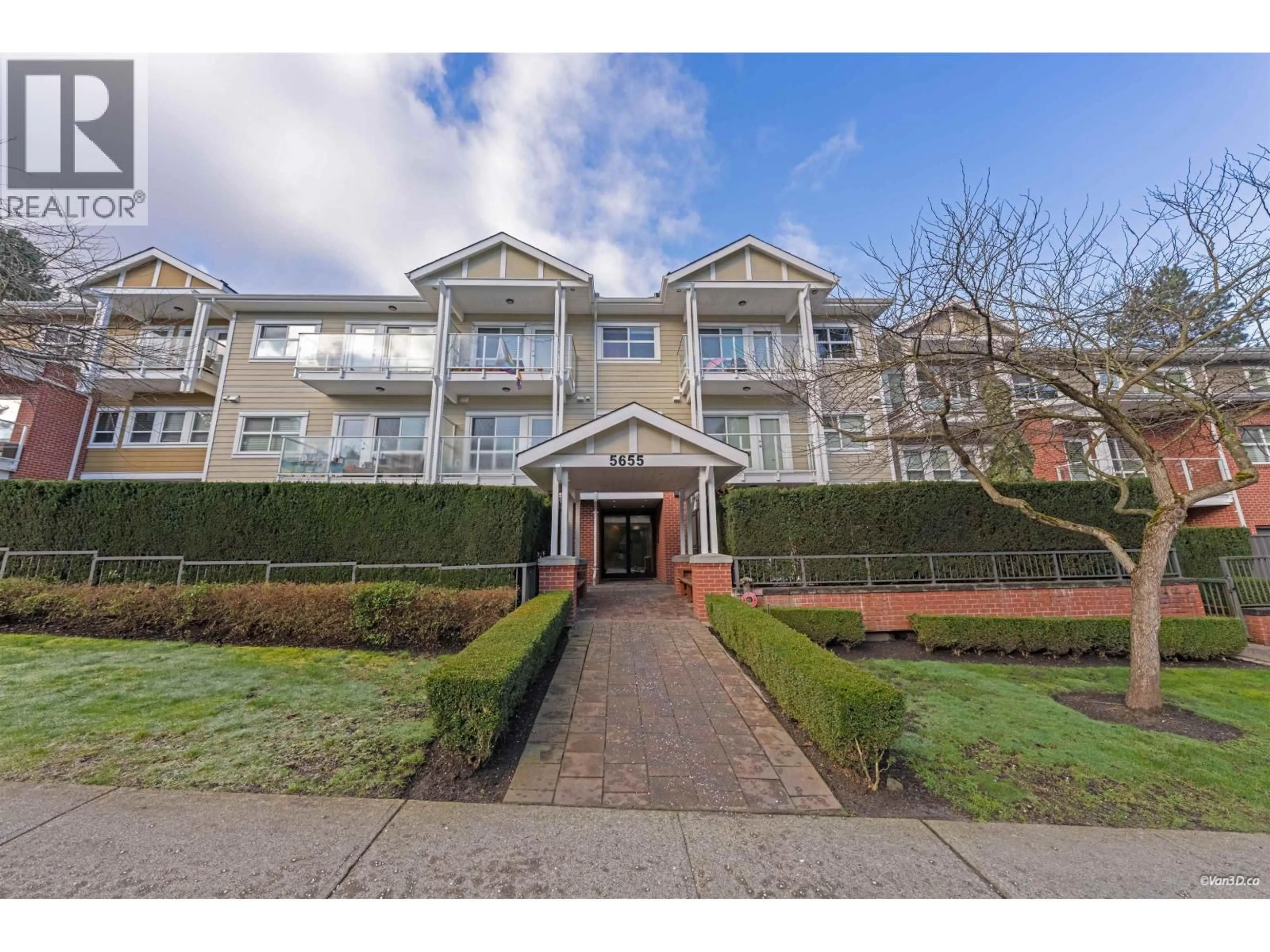 A pic from outside/outdoor area/front of a property/back of a property/a pic from drone, unknown for 110 - 5655 INMAN AVENUE, Burnaby British Columbia V5H2M2