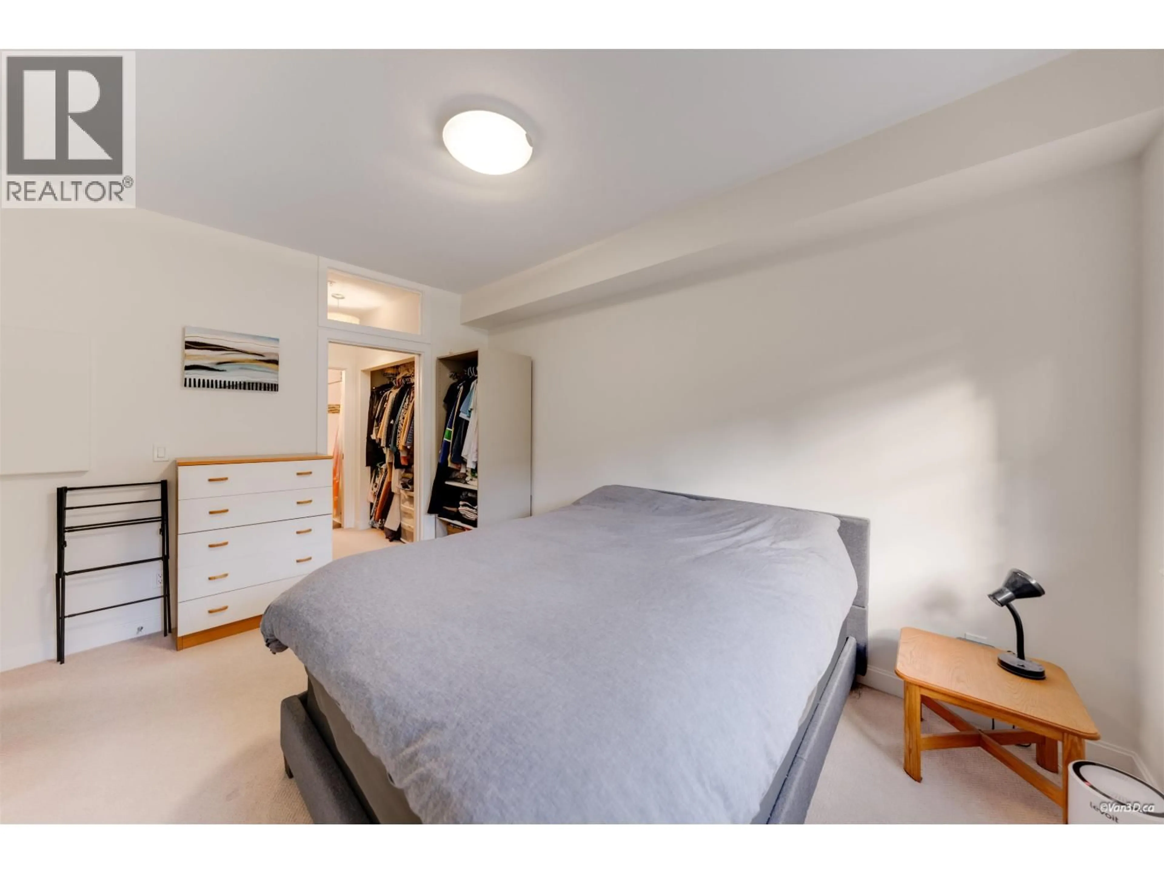 Bedroom with bed, unknown for 110 - 5655 INMAN AVENUE, Burnaby British Columbia V5H2M2