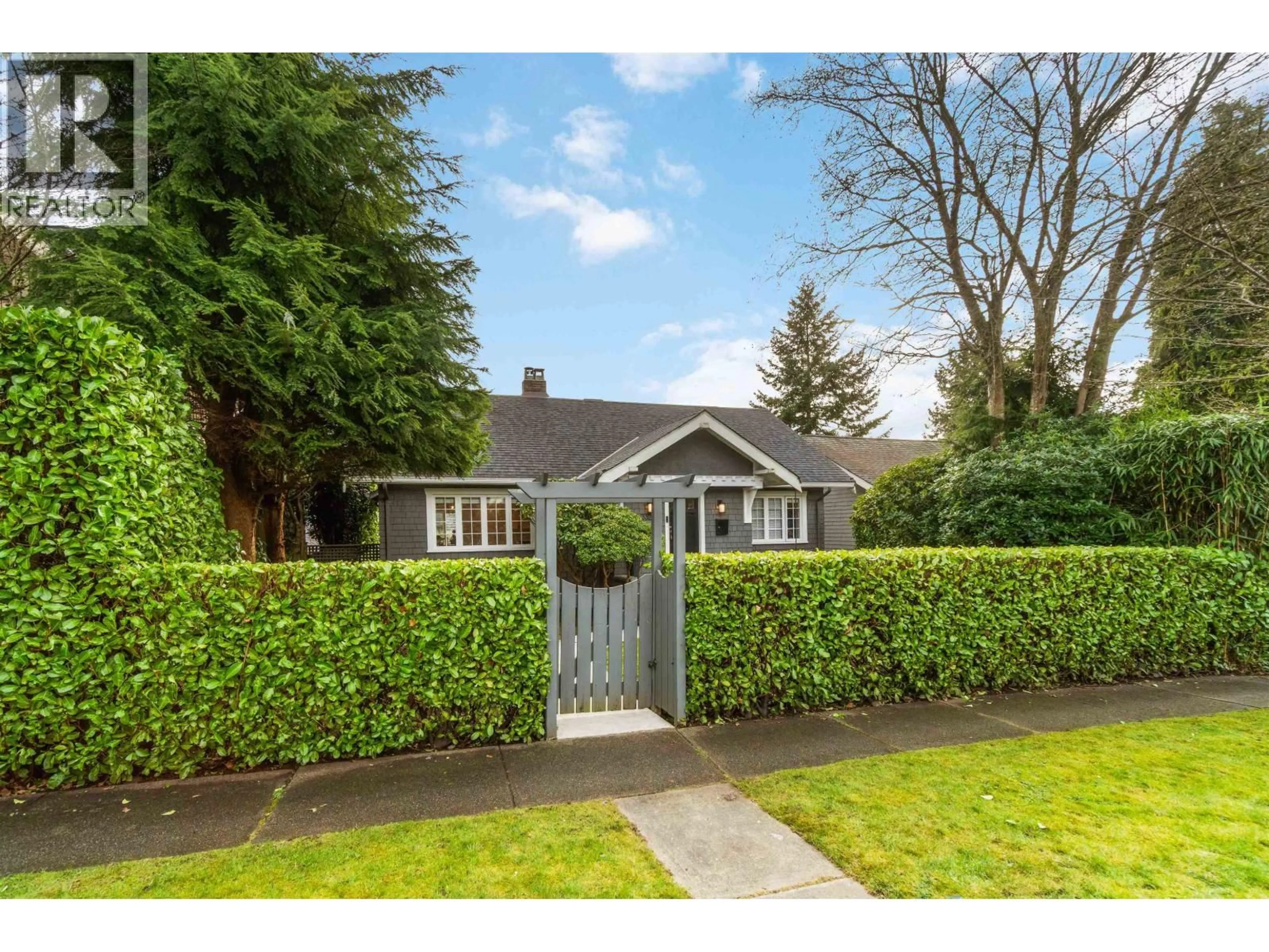 Unknown for 3322 38TH AVENUE, Vancouver British Columbia V6N2X7