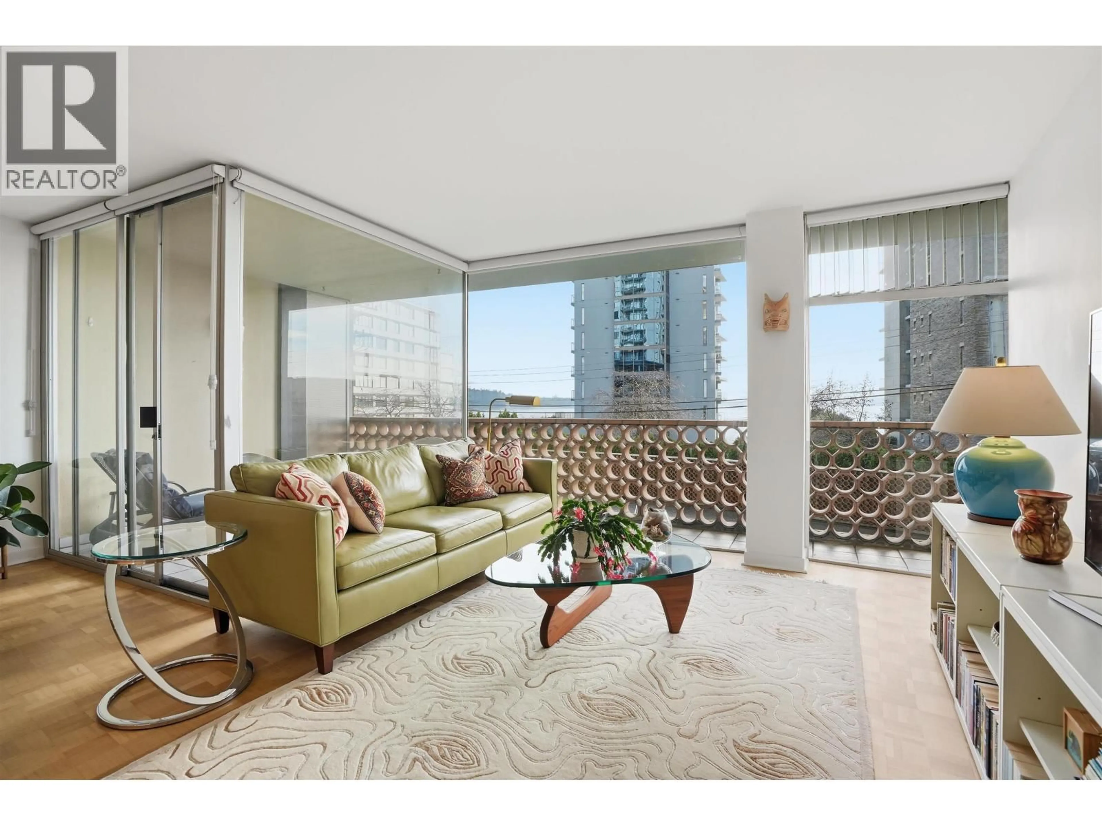 Living room with furniture, unknown for 102 - 2135 ARGYLE AVENUE, West Vancouver British Columbia V7V1A5