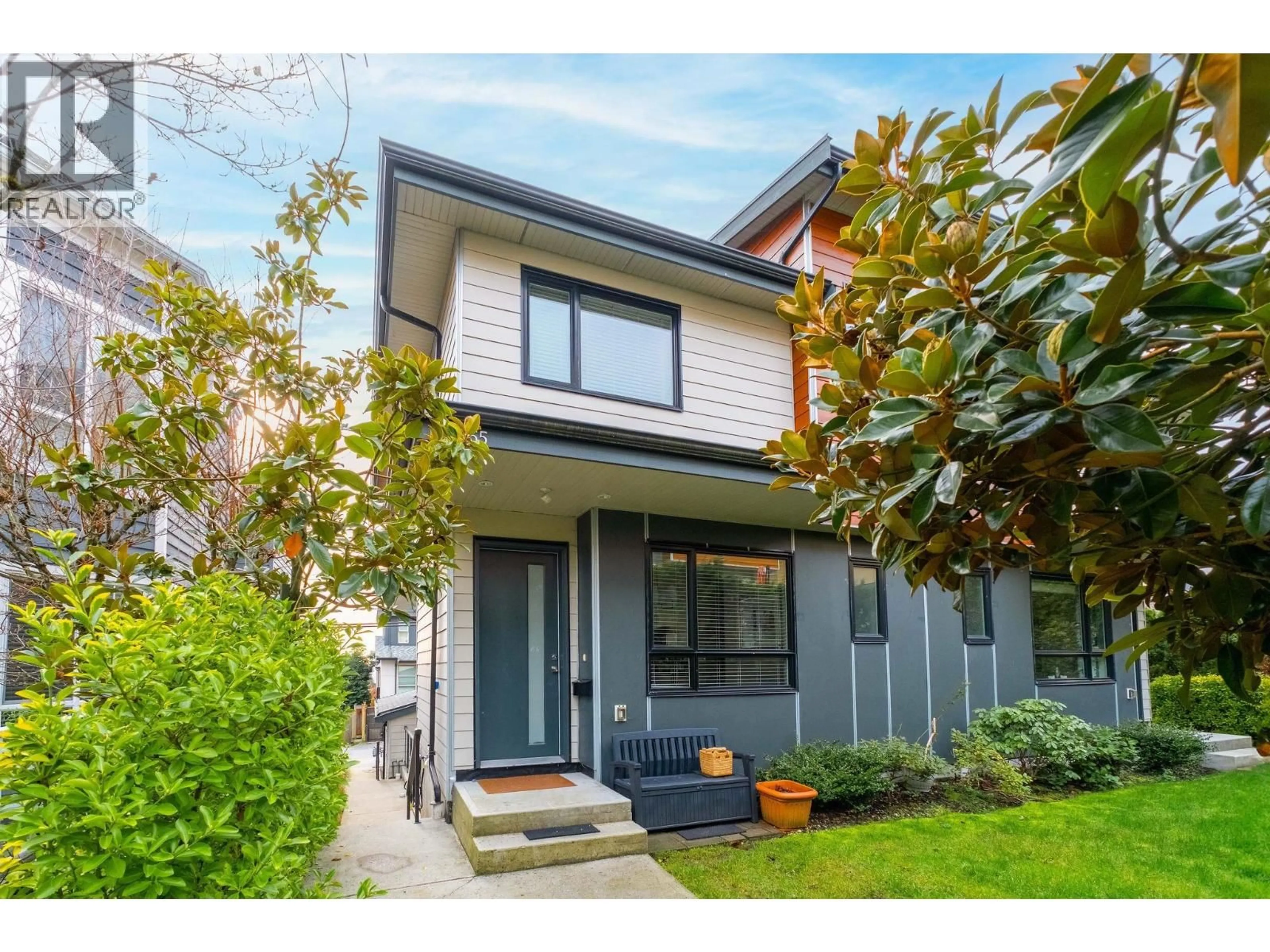Home with vinyl exterior material, street for 255 6TH STREET, North Vancouver British Columbia V7L1P4