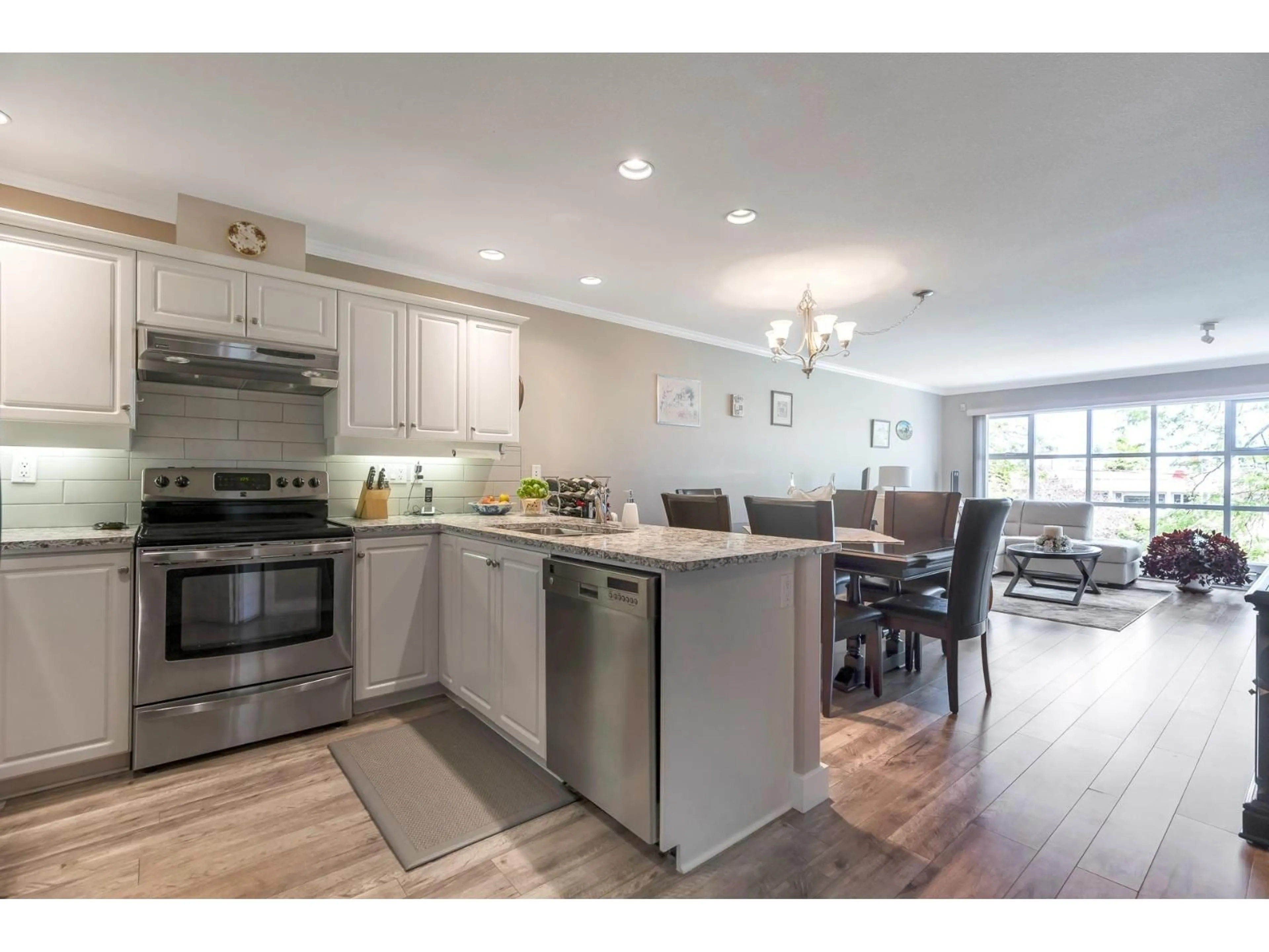 Open concept kitchen, unknown for 202 - 15284 BUENA VISTA AVENUE, White Rock British Columbia V4B5K5