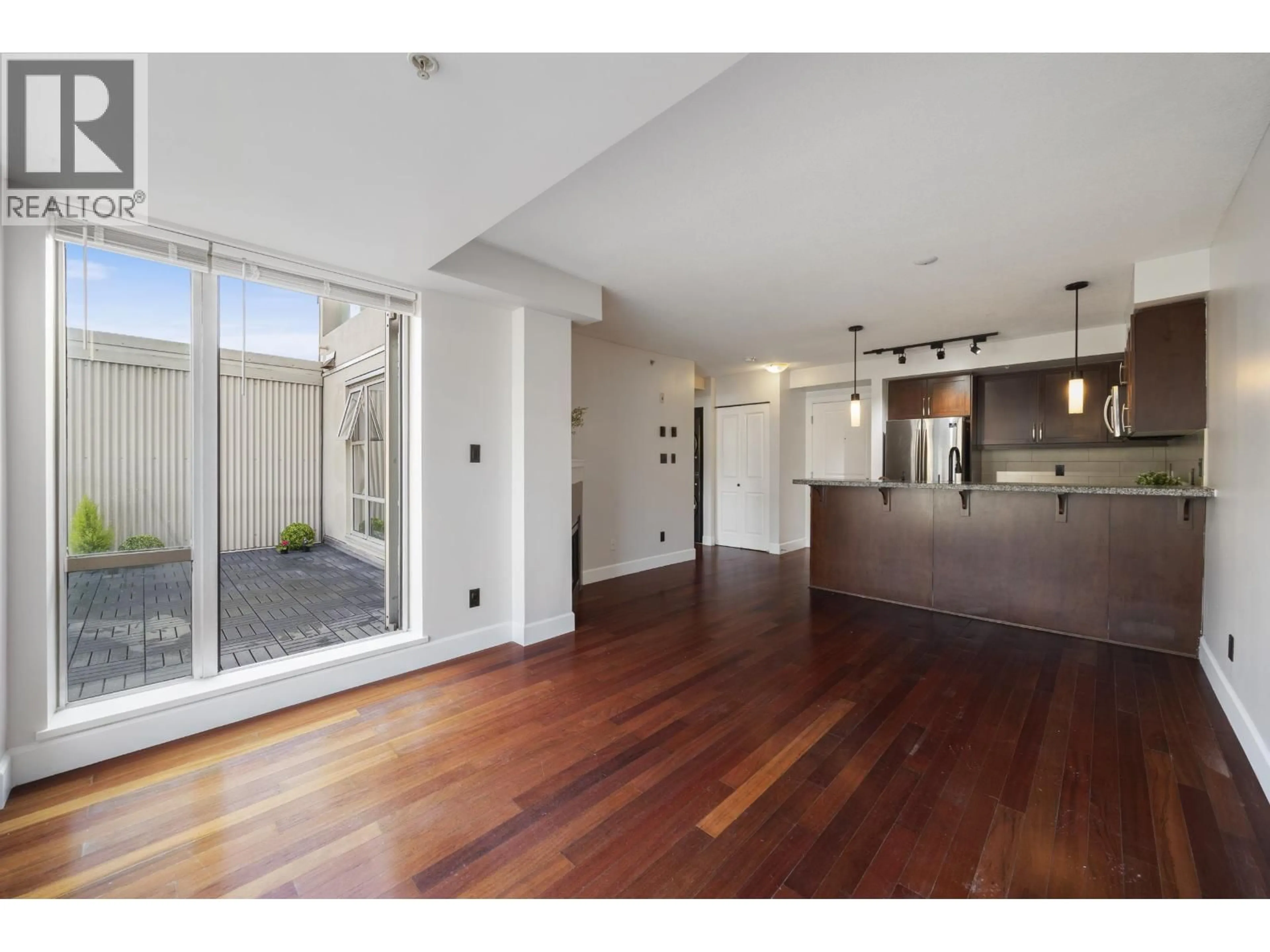 Unknown for 413 - 3811 HASTINGS STREET, Burnaby British Columbia V5C6V2