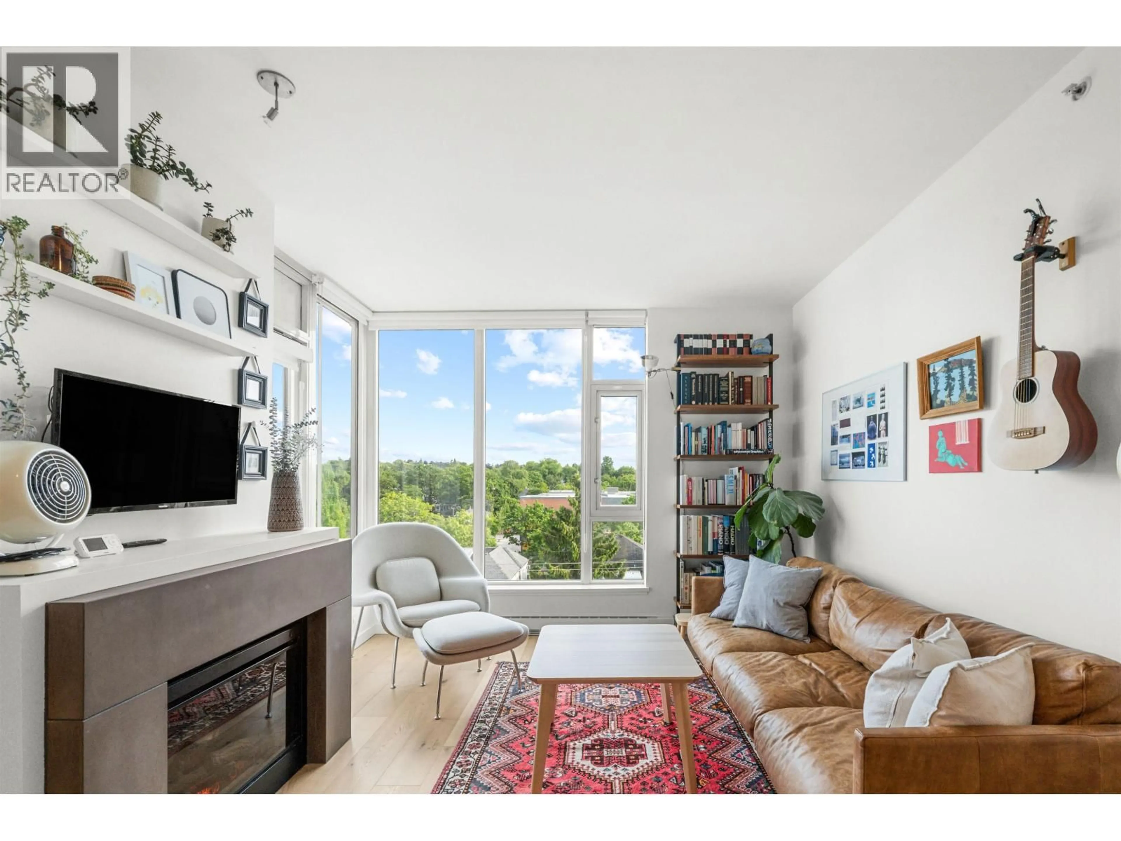 Living room with furniture, unknown for 607 - 2528 MAPLE STREET, Vancouver British Columbia V6J0B5