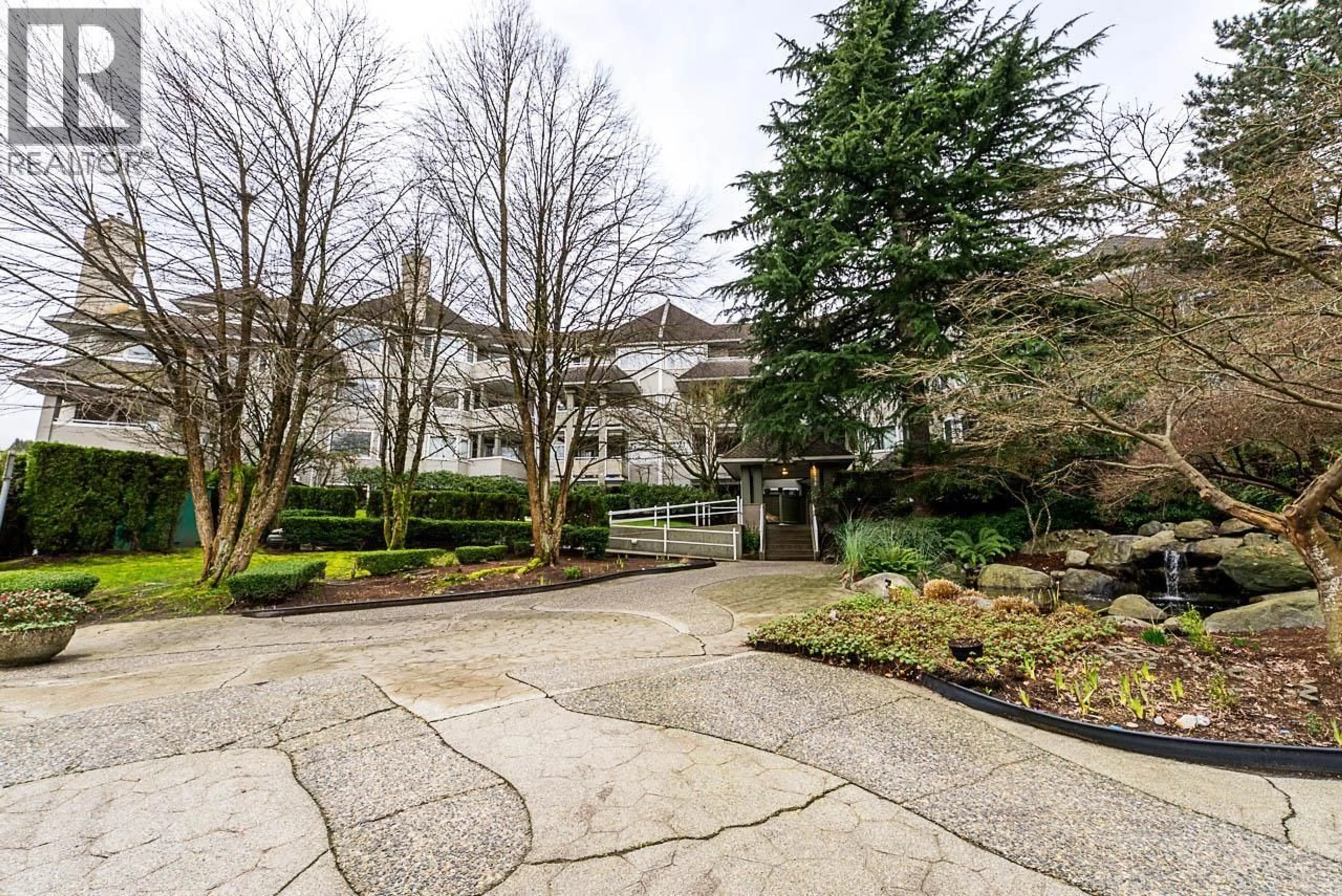 Unknown for 303 - 3738 NORFOLK STREET, Burnaby British Columbia V5G4V4