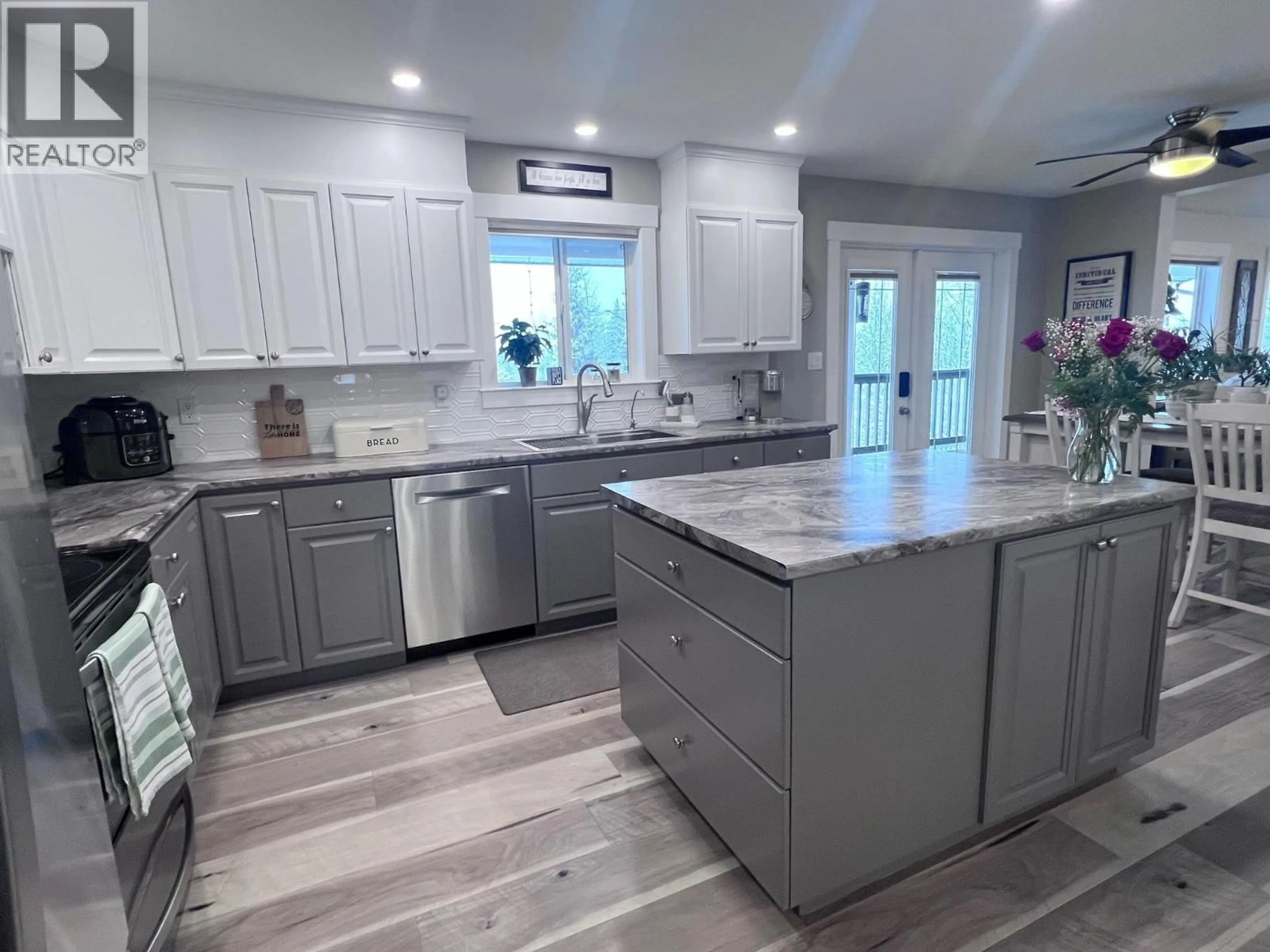 Open concept kitchen, ceramic/tile floor for 1141 HIGHLAND ROAD, Smithers British Columbia V0J2N6