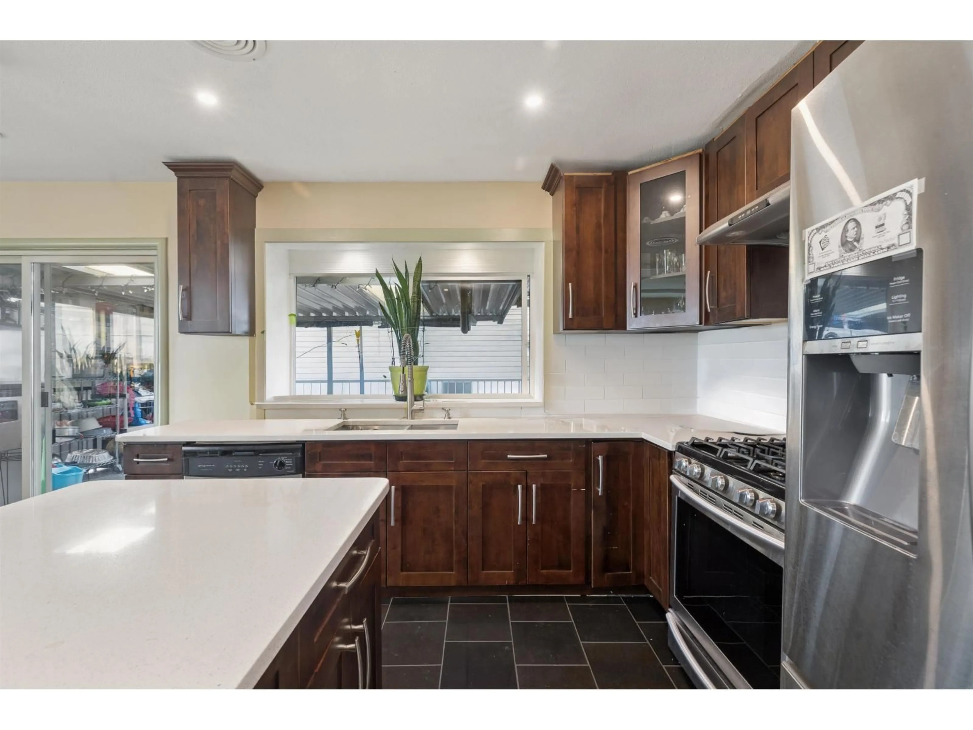 Unknown for 16388 88 AVENUE, Surrey British Columbia V4N1B6