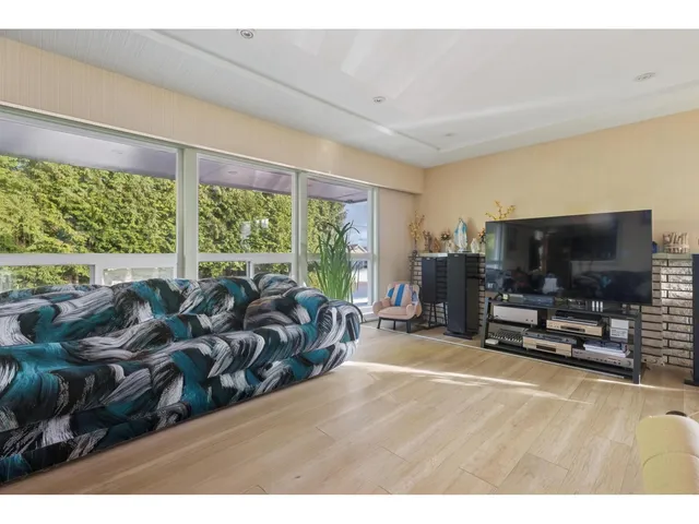 16388 88 AVENUE, Surrey 5