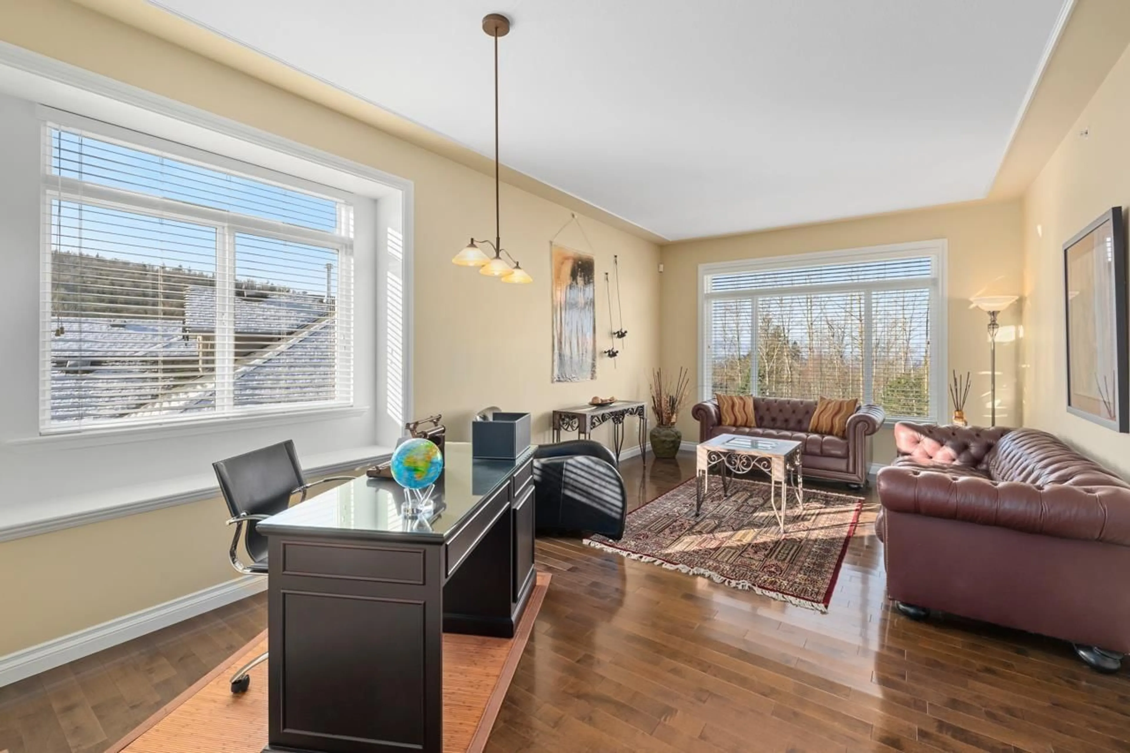 Living room with furniture, wood/laminate floor for 26 - 36260 MCKEE ROAD, Abbotsford British Columbia V3G0A9