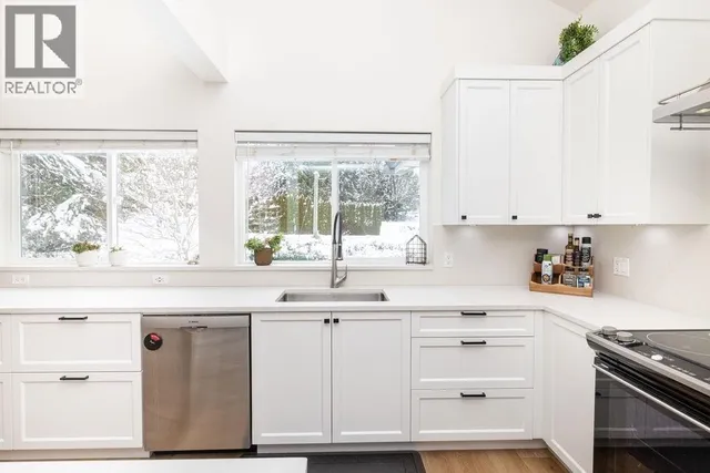 6251 JASPER ROAD, Sechelt 3