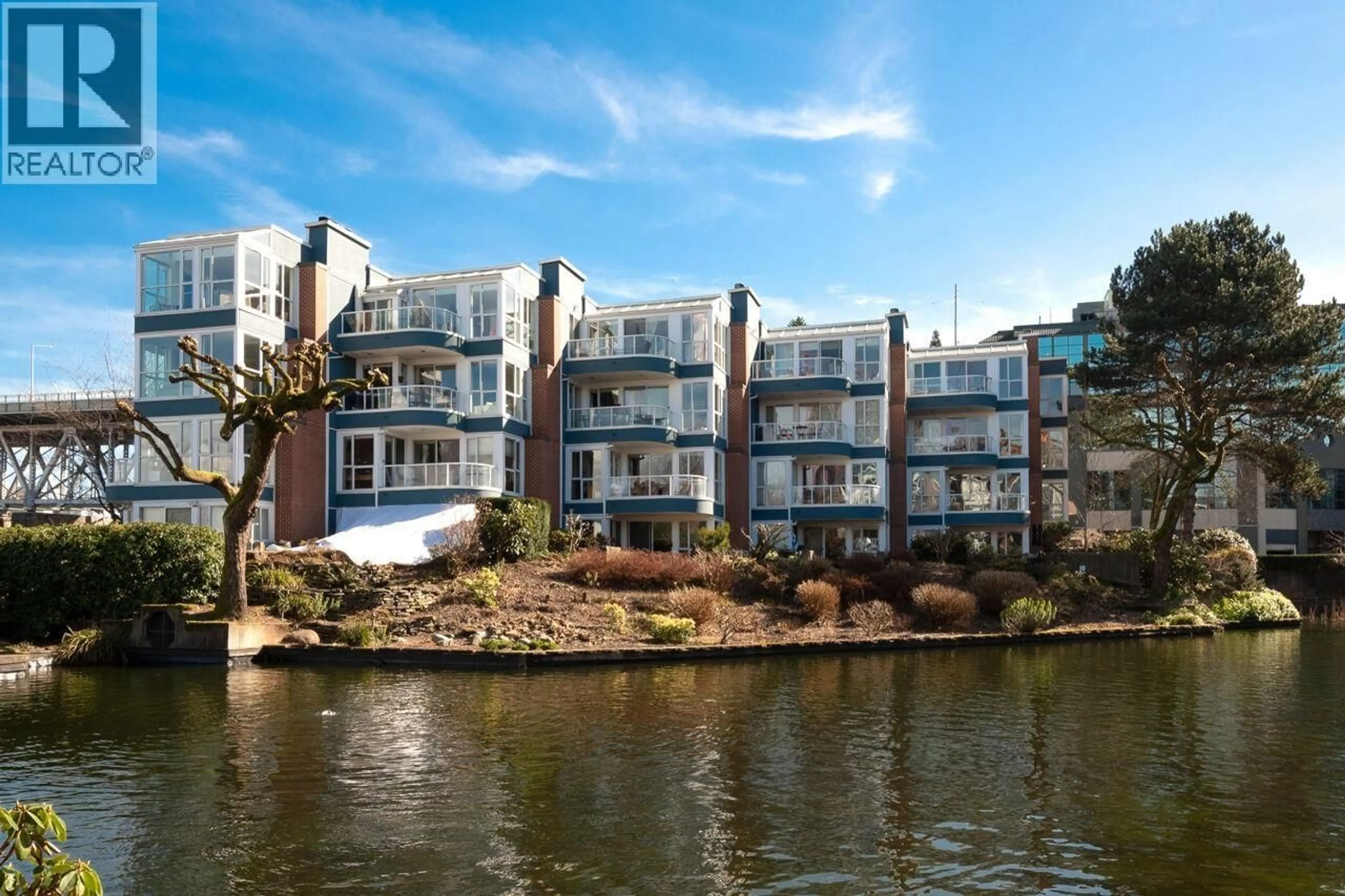 Blurry image for 302 - 1502 ISLAND PARK WALK, Vancouver British Columbia V6H3Z8