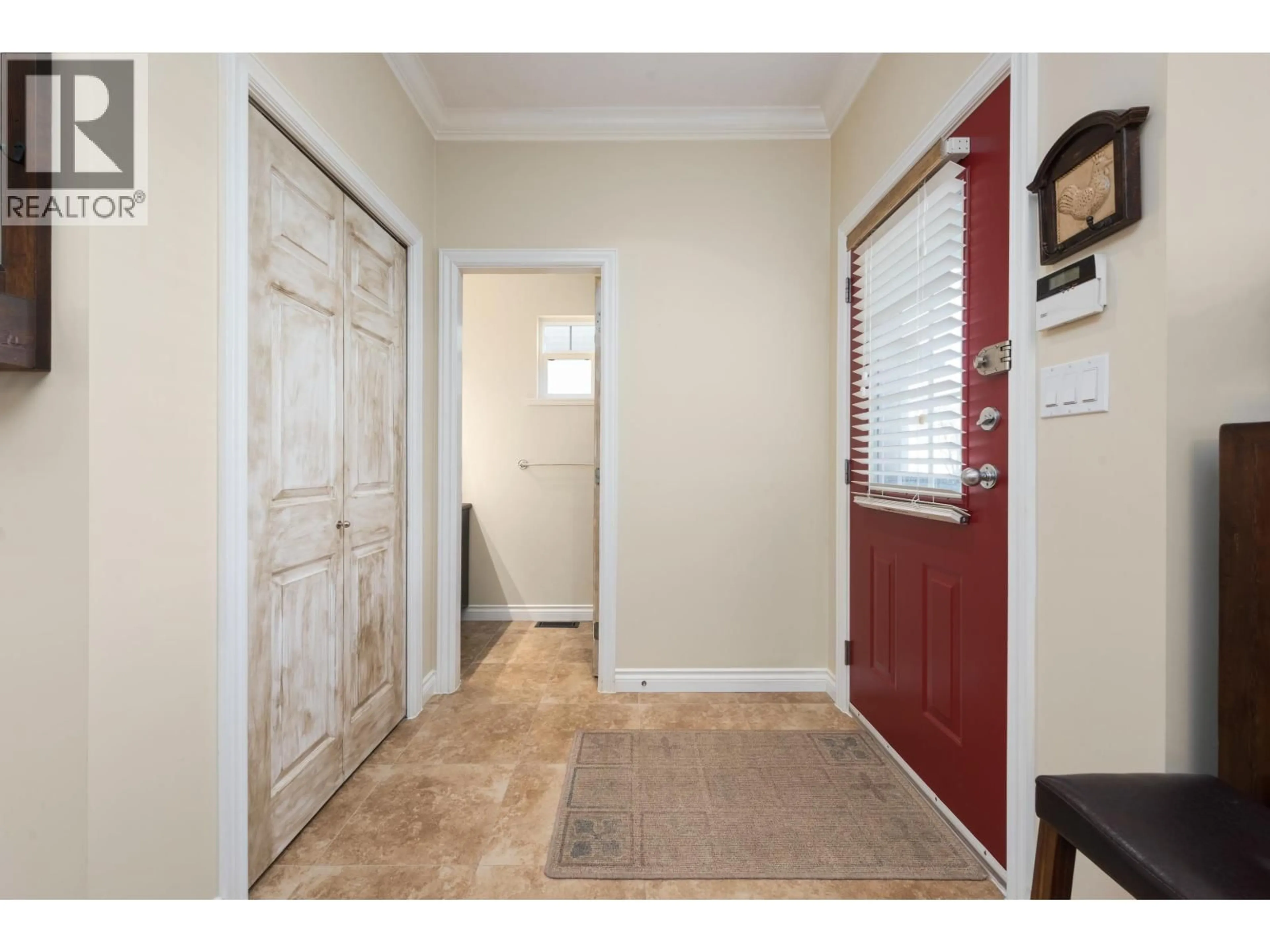 Indoor entryway for 22106 LEMON AVENUE, Richmond British Columbia V6V3C4
