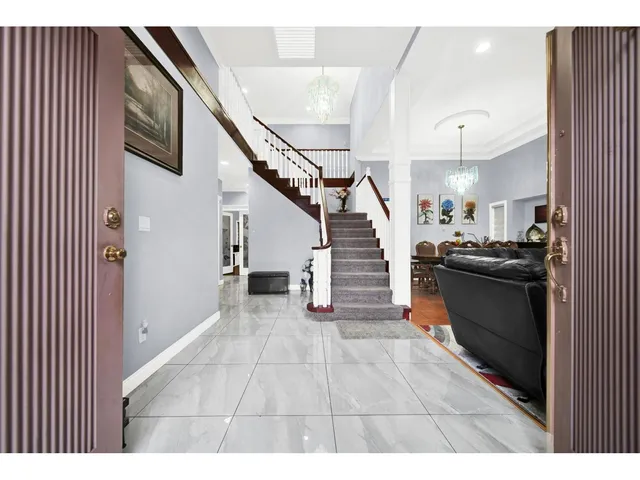 6332 125A STREET, Surrey 2