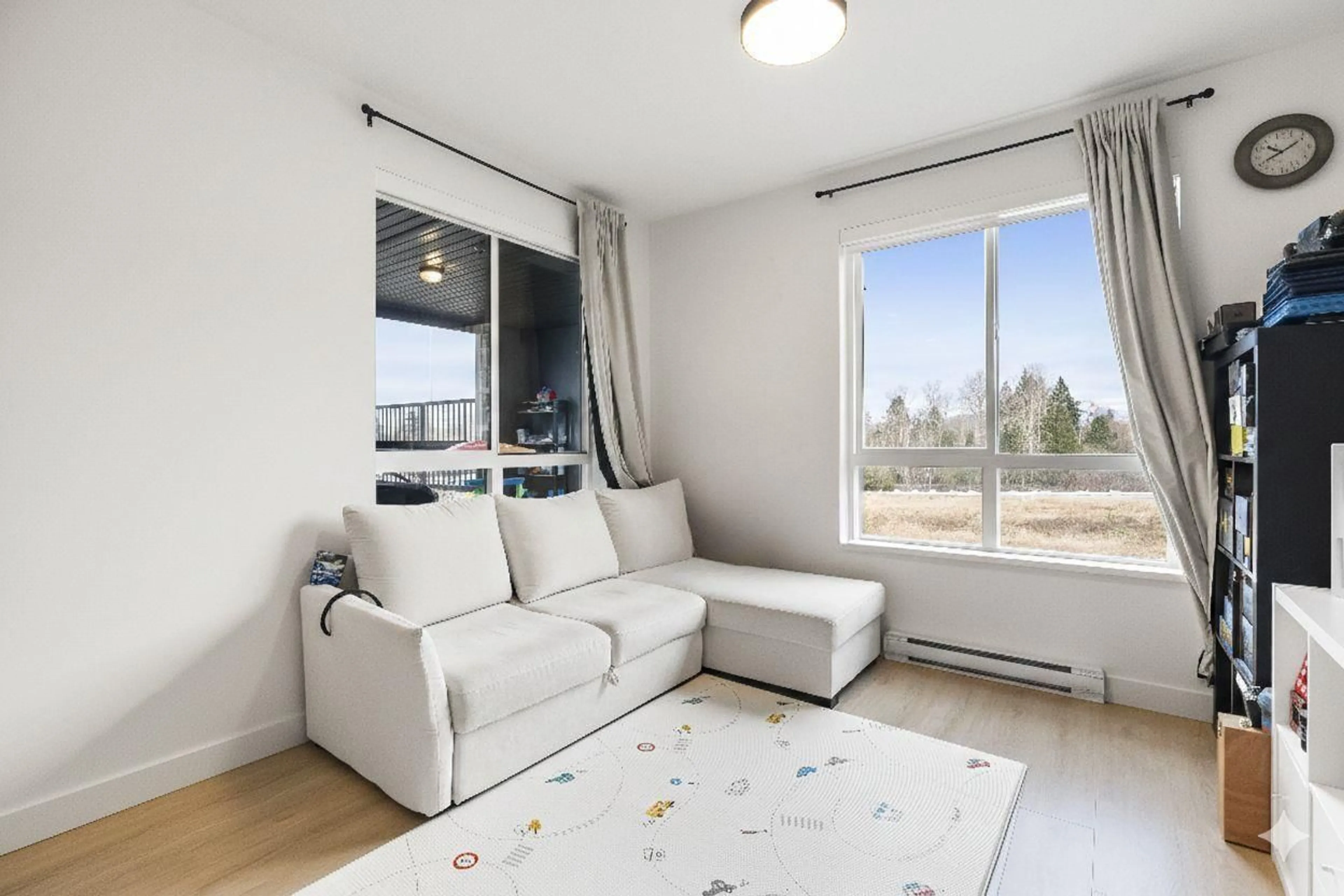 Living room with furniture, unknown for 104 - 19953 76 AVENUE, Langley British Columbia V2Y3Y1