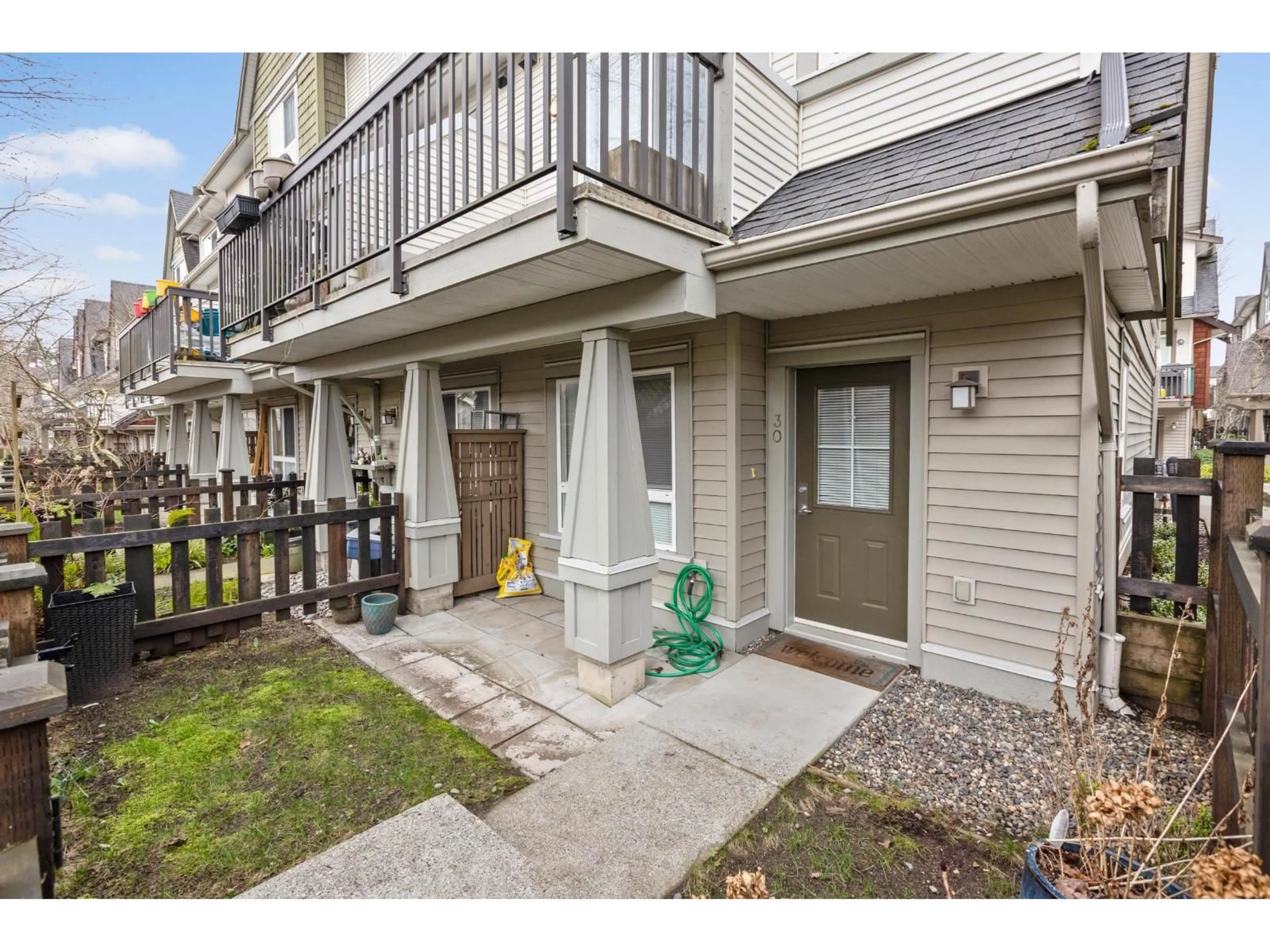 Patio, street for 30 - 7155 189 STREET, Surrey British Columbia V4N5S8