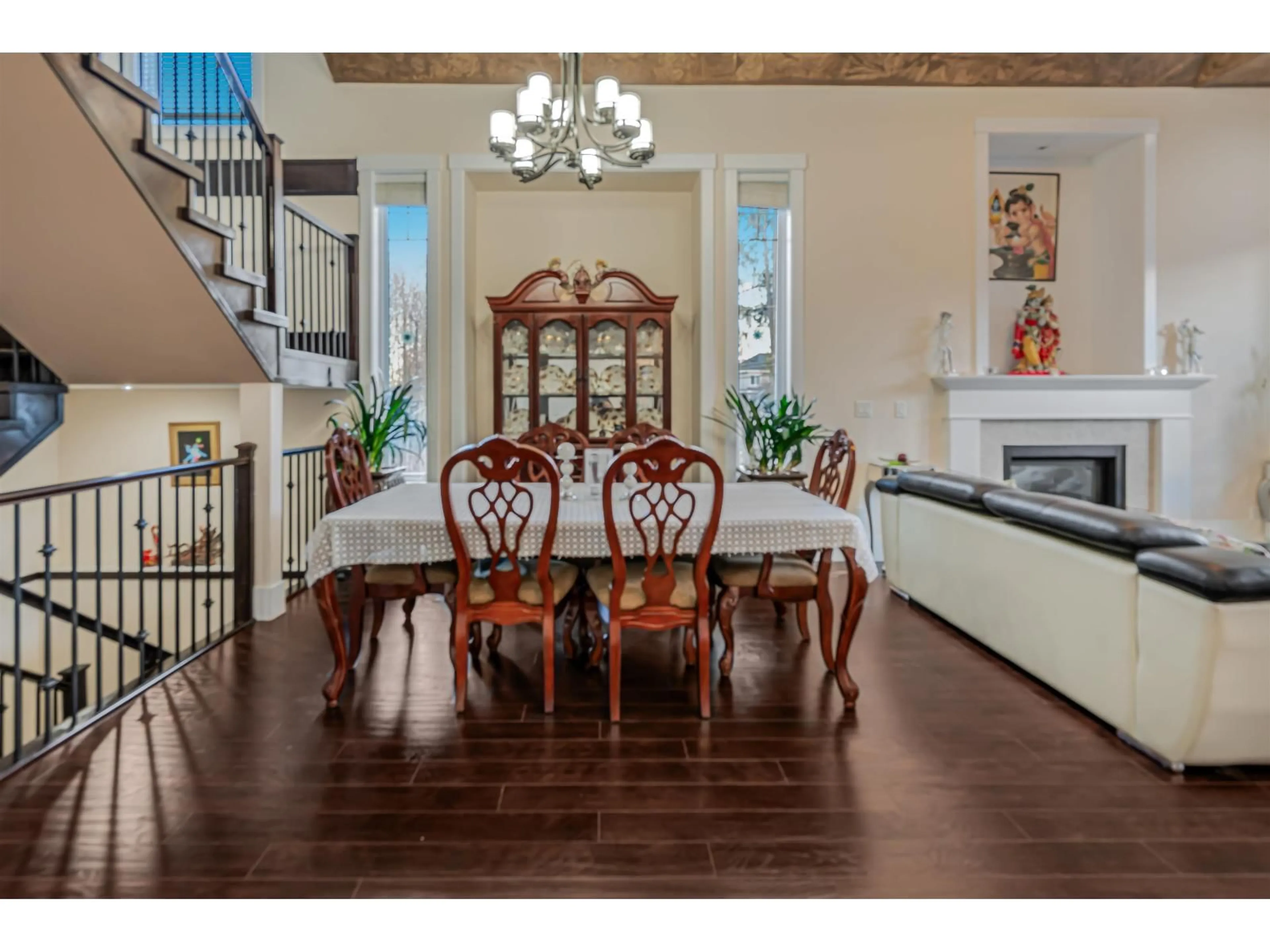 Dining room, wood/laminate floor for 14799 63RD AVENUE, Surrey British Columbia V3S3T1