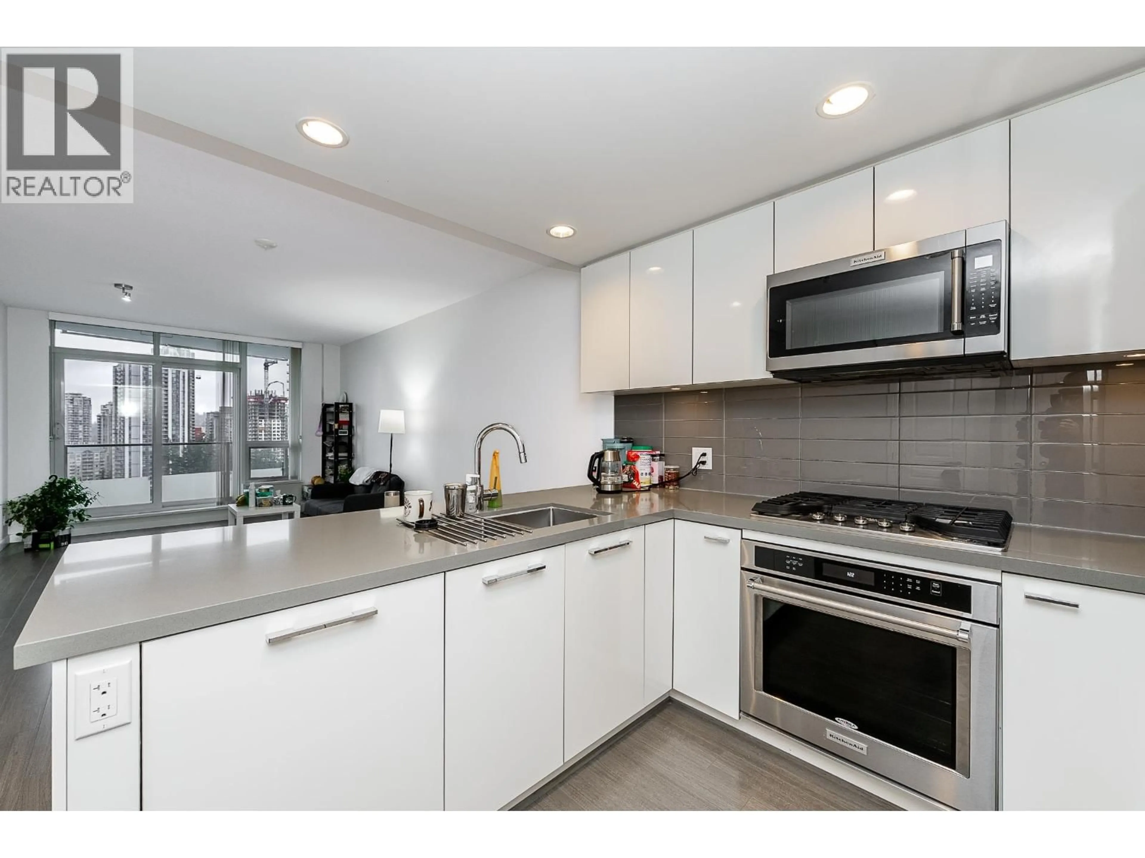 Open concept kitchen, ceramic/tile floor for 2207 - 3093 WINDSOR GATE, Coquitlam British Columbia V3B0N2