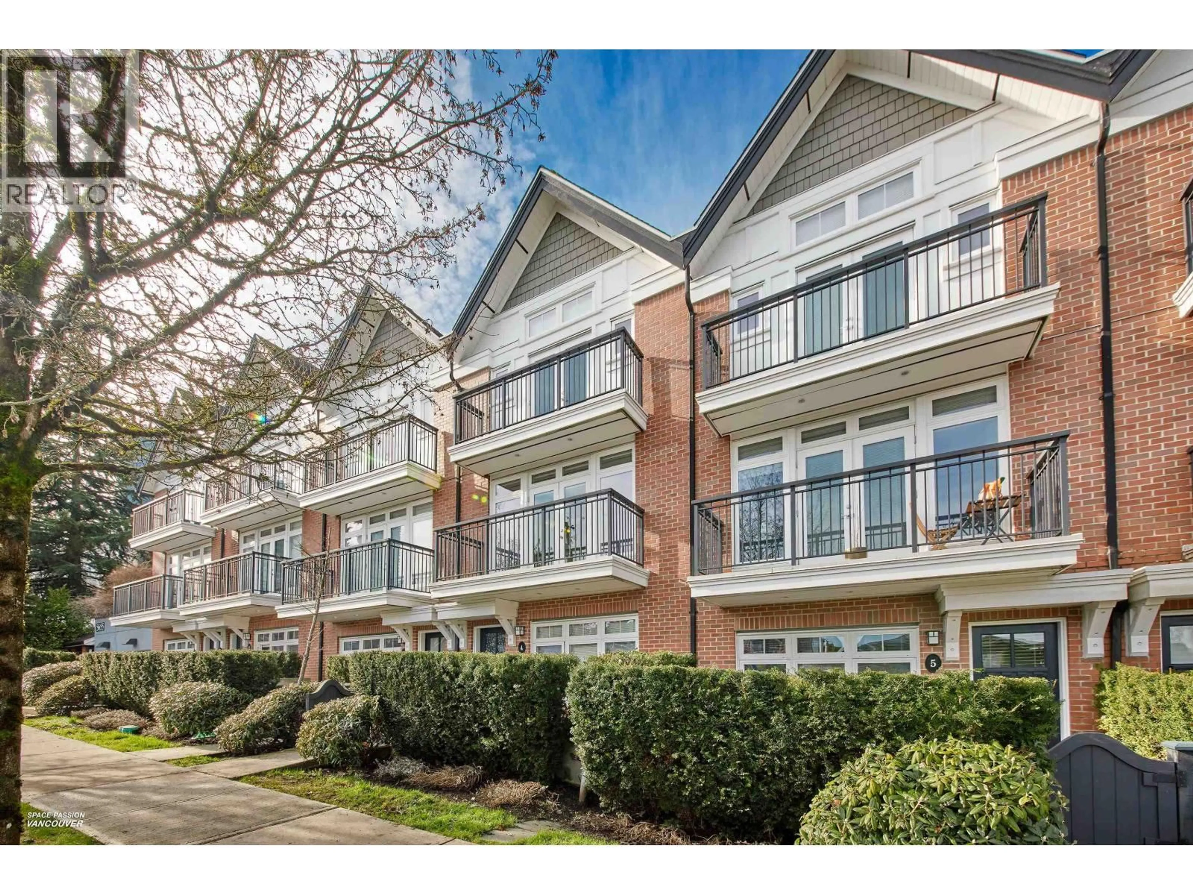 Home with brick exterior material, street for 17 - 5655 CHAFFEY AVENUE, Burnaby British Columbia V5H2S1