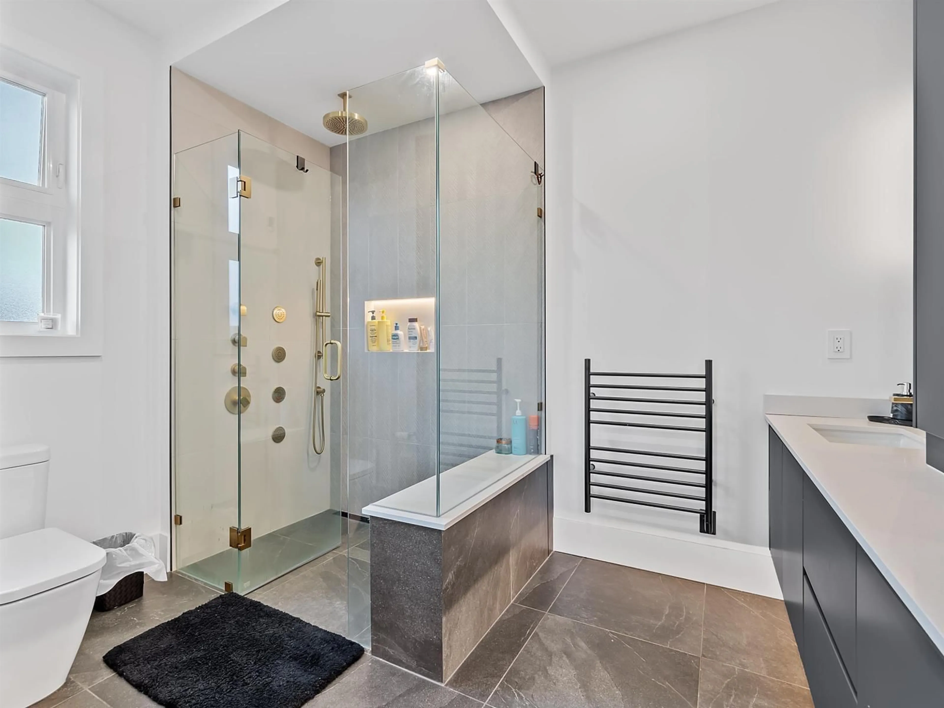 Contemporary bathroom, ceramic/tile floor for 14295 73A AVENUE, Surrey British Columbia V3W2R9