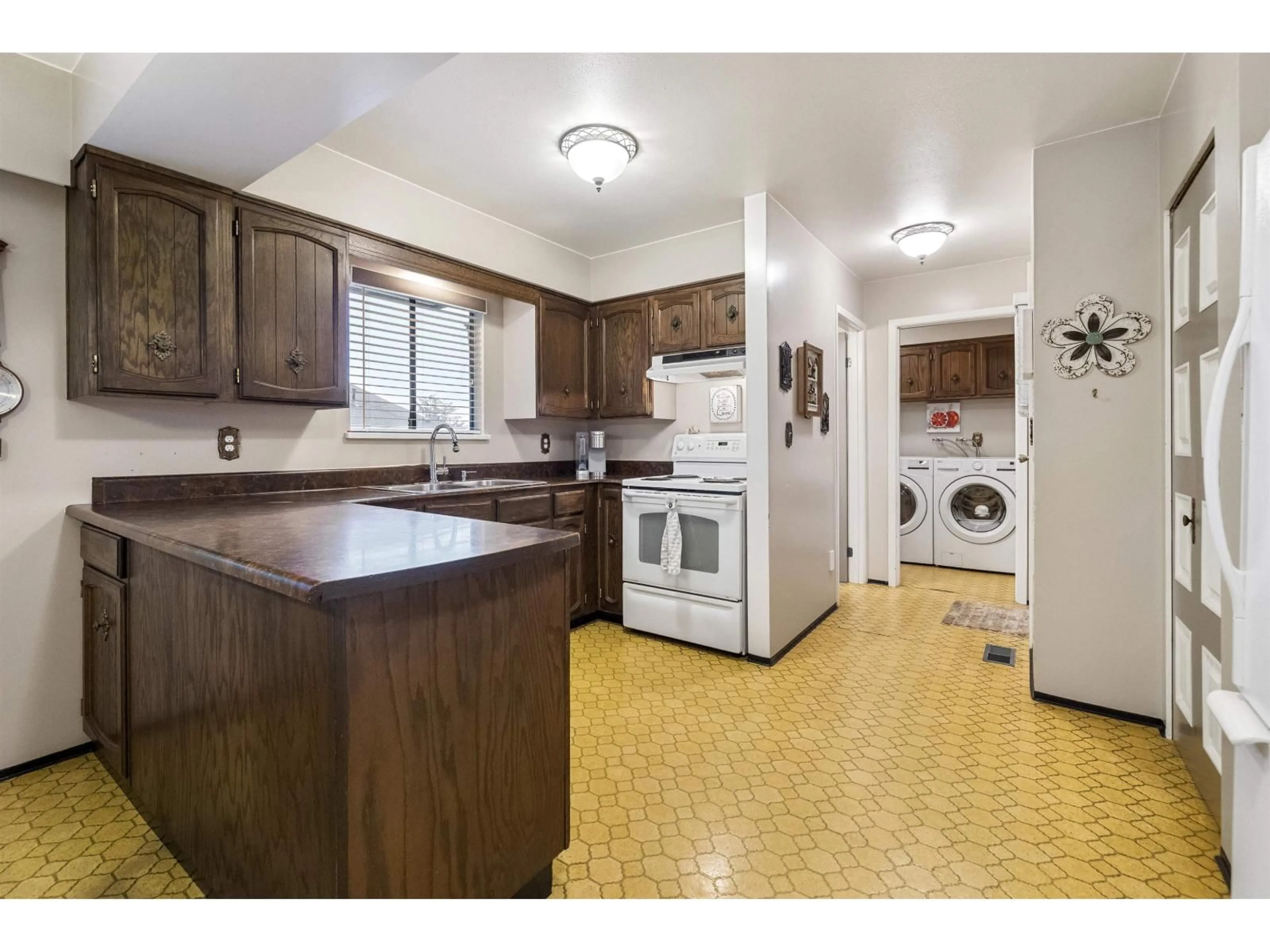 Unknown for 13474 15 AVENUE, Surrey British Columbia V4A1L2