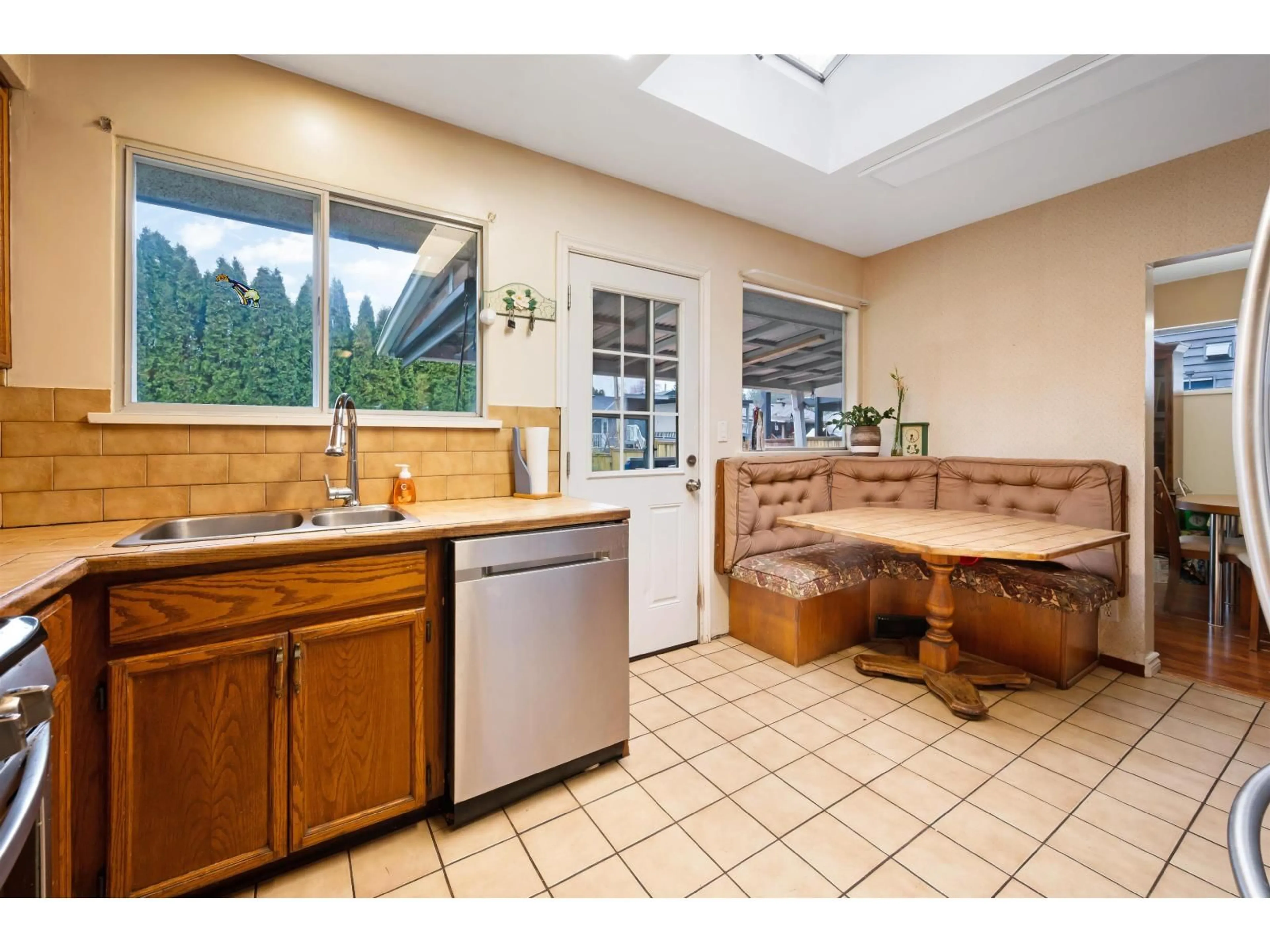 Unknown for 12919 98A AVENUE, Surrey British Columbia V3T1C3