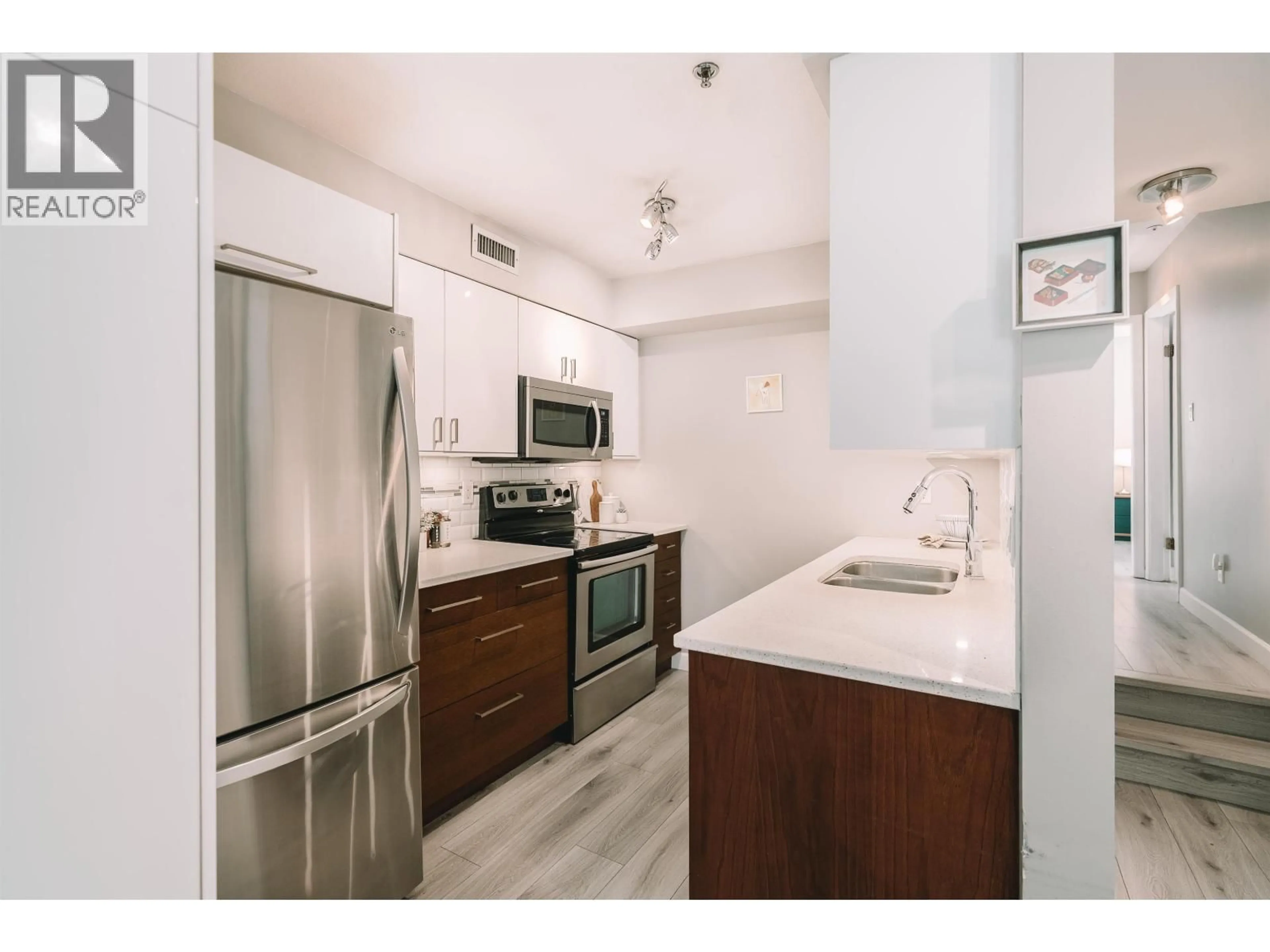 Standard kitchen, unknown for 102 - 1516 1ST AVENUE, Vancouver British Columbia V5N1A5