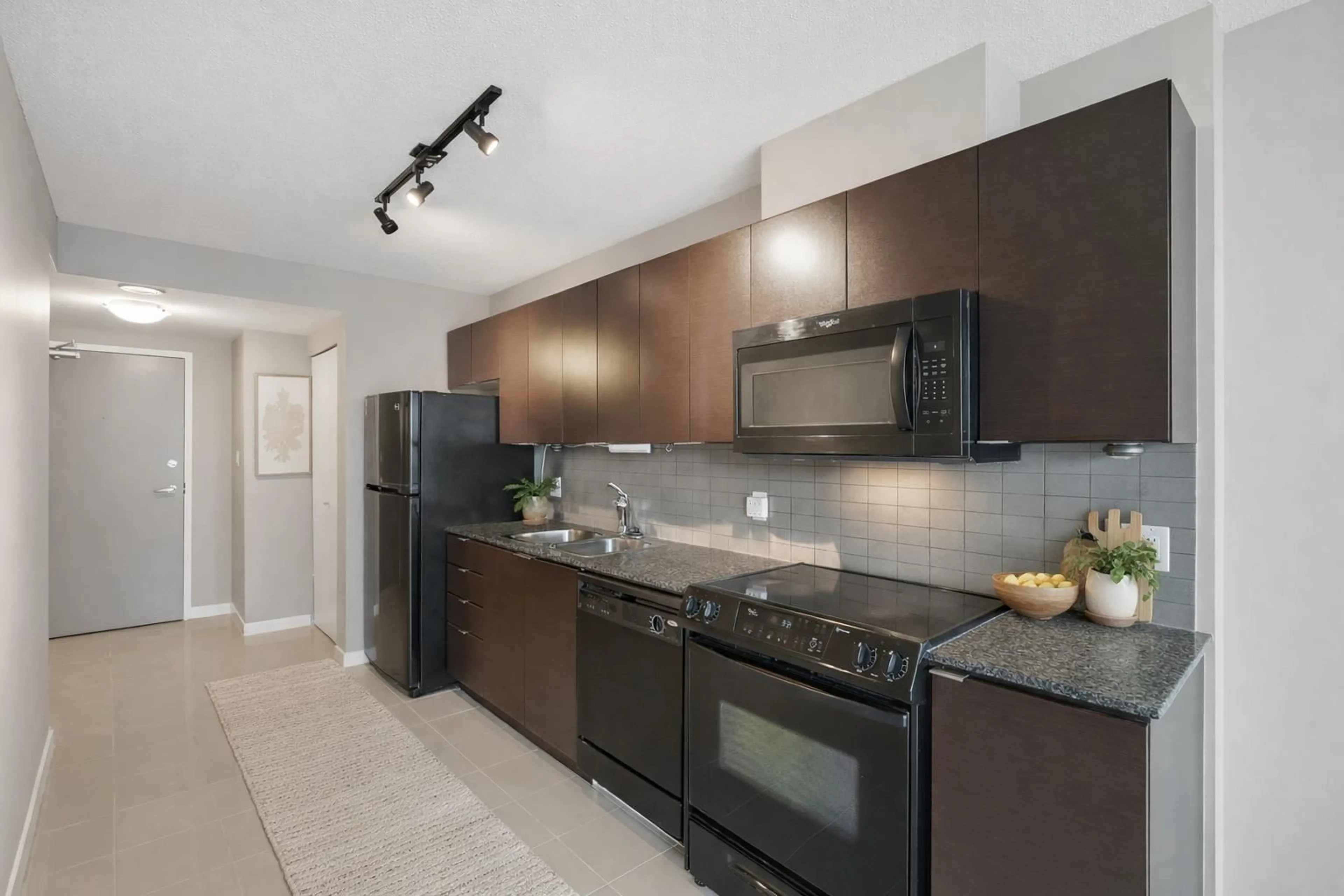 Standard kitchen, ceramic/tile floor for 2408 - 13618 100 AVENUE, Surrey British Columbia V3T0A8