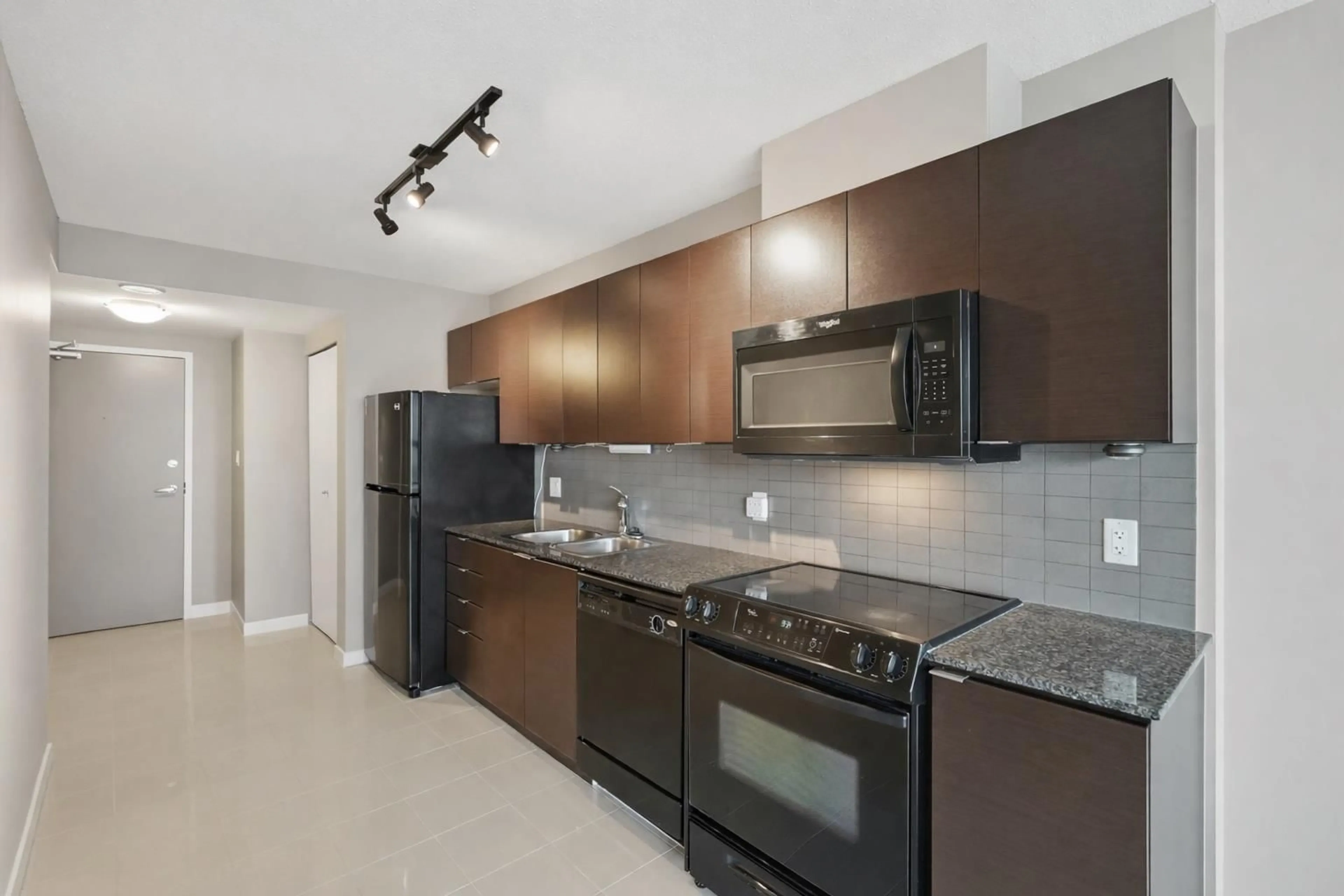 Standard kitchen, unknown for 2408 - 13618 100 AVENUE, Surrey British Columbia V3T0A8
