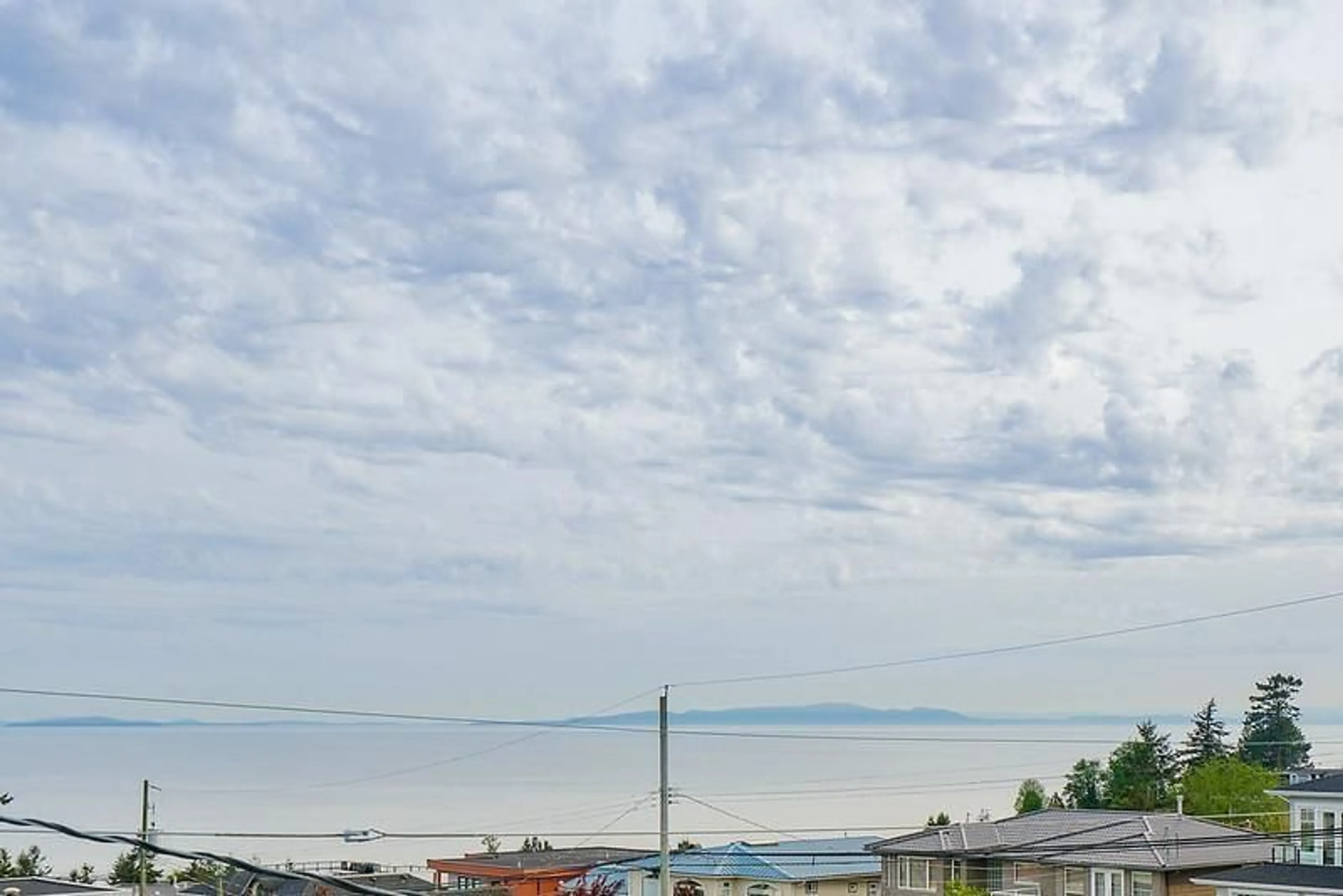 Blurry image for 15708 CLIFF AVENUE, White Rock British Columbia V4B1W2