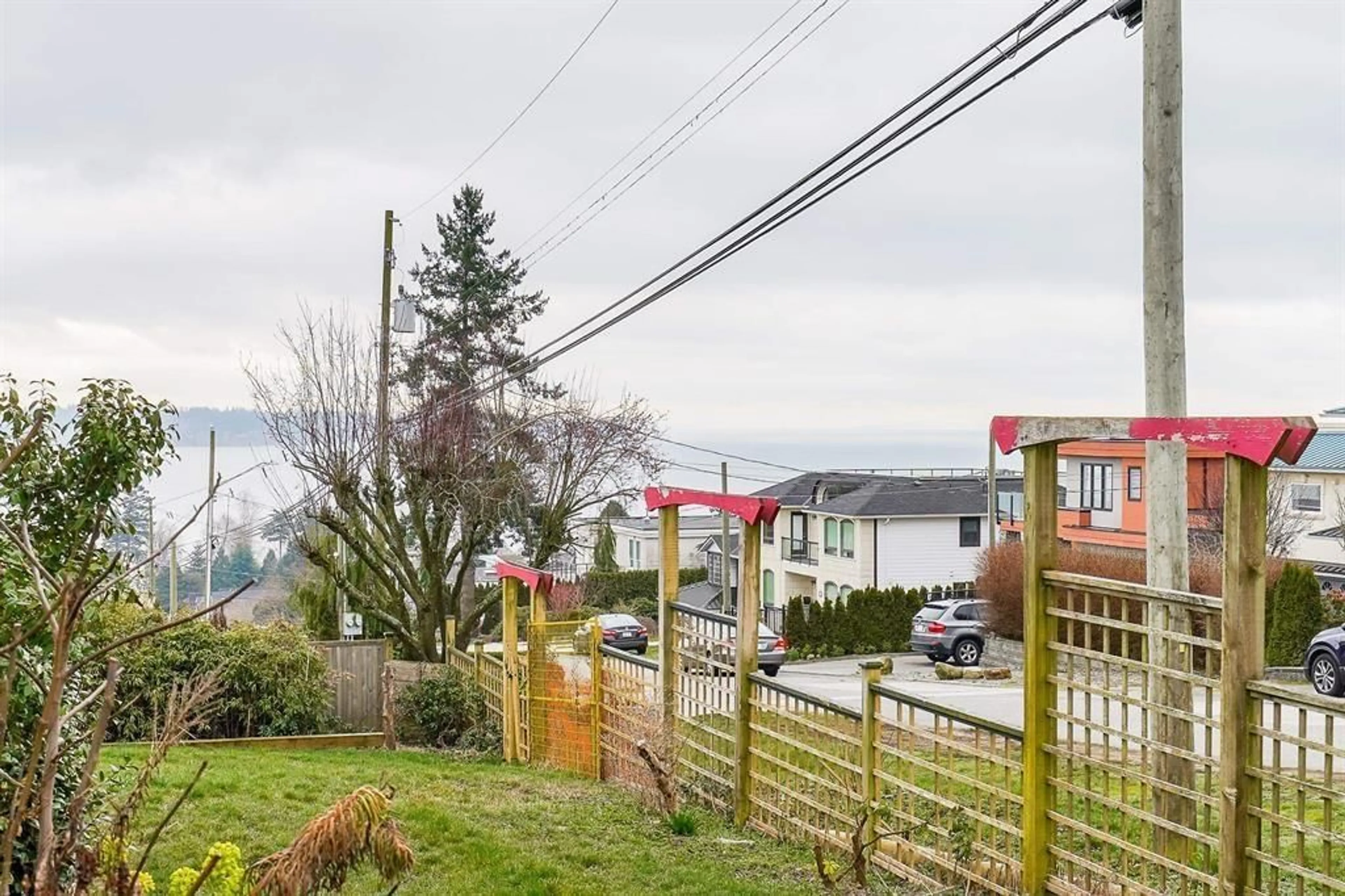 Patio, water/lake/river/ocean view for 15708 CLIFF AVENUE, White Rock British Columbia V4B1W2