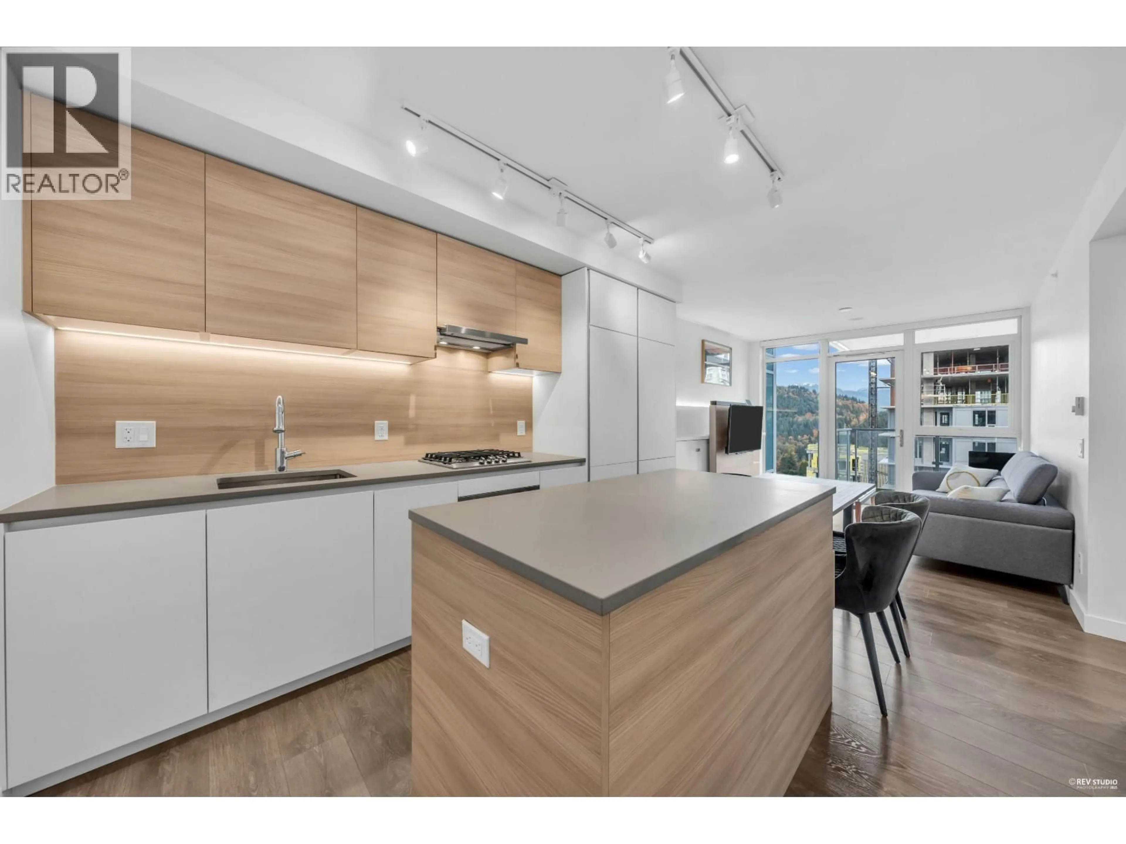 Open concept kitchen, wood/laminate floor for 2508 - 652 WHITING WAY, Coquitlam British Columbia V3J0K3