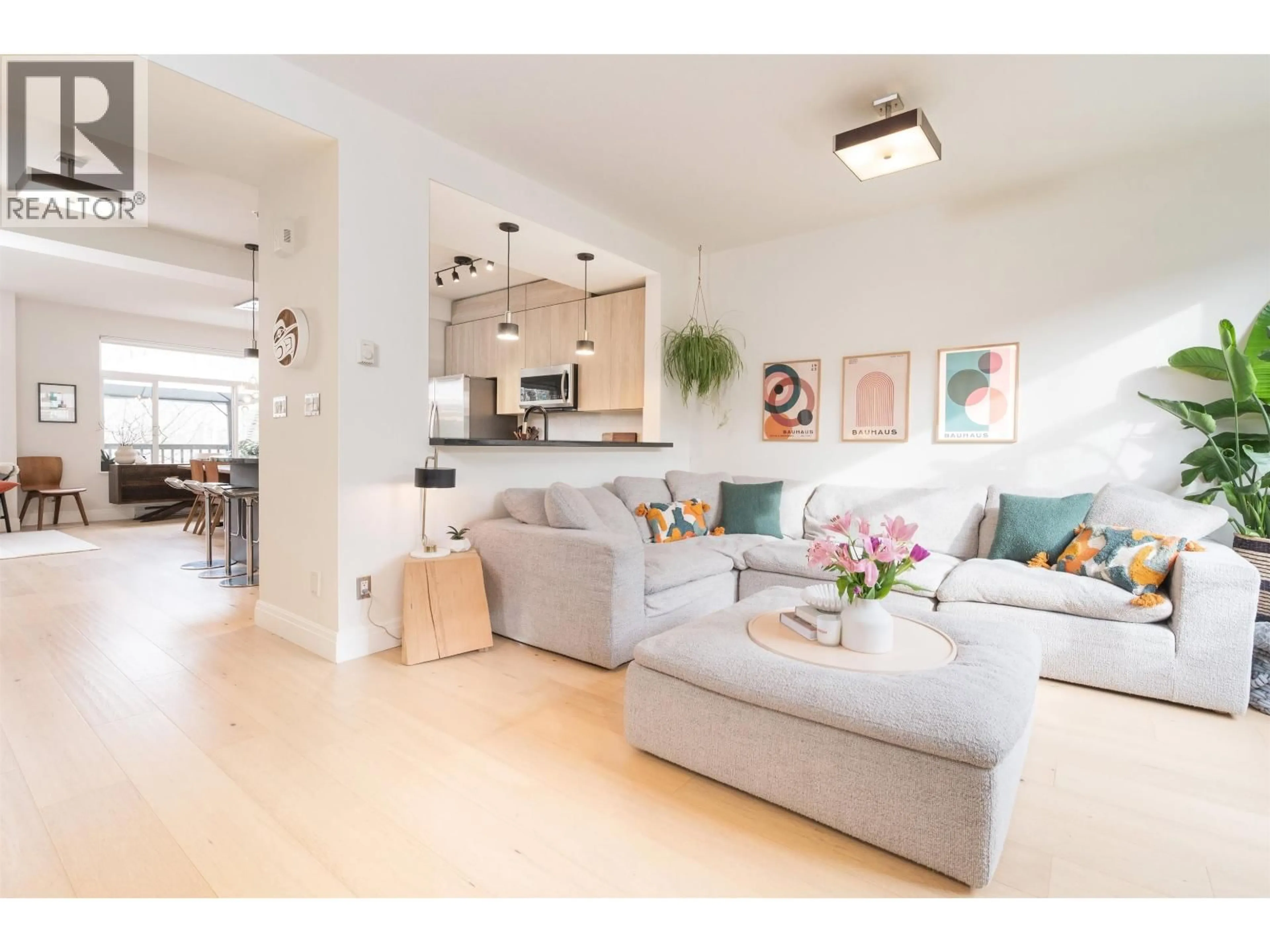 Living room with furniture, unknown for 57 - 40632 GOVERNMENT ROAD, Squamish British Columbia V8B0M7