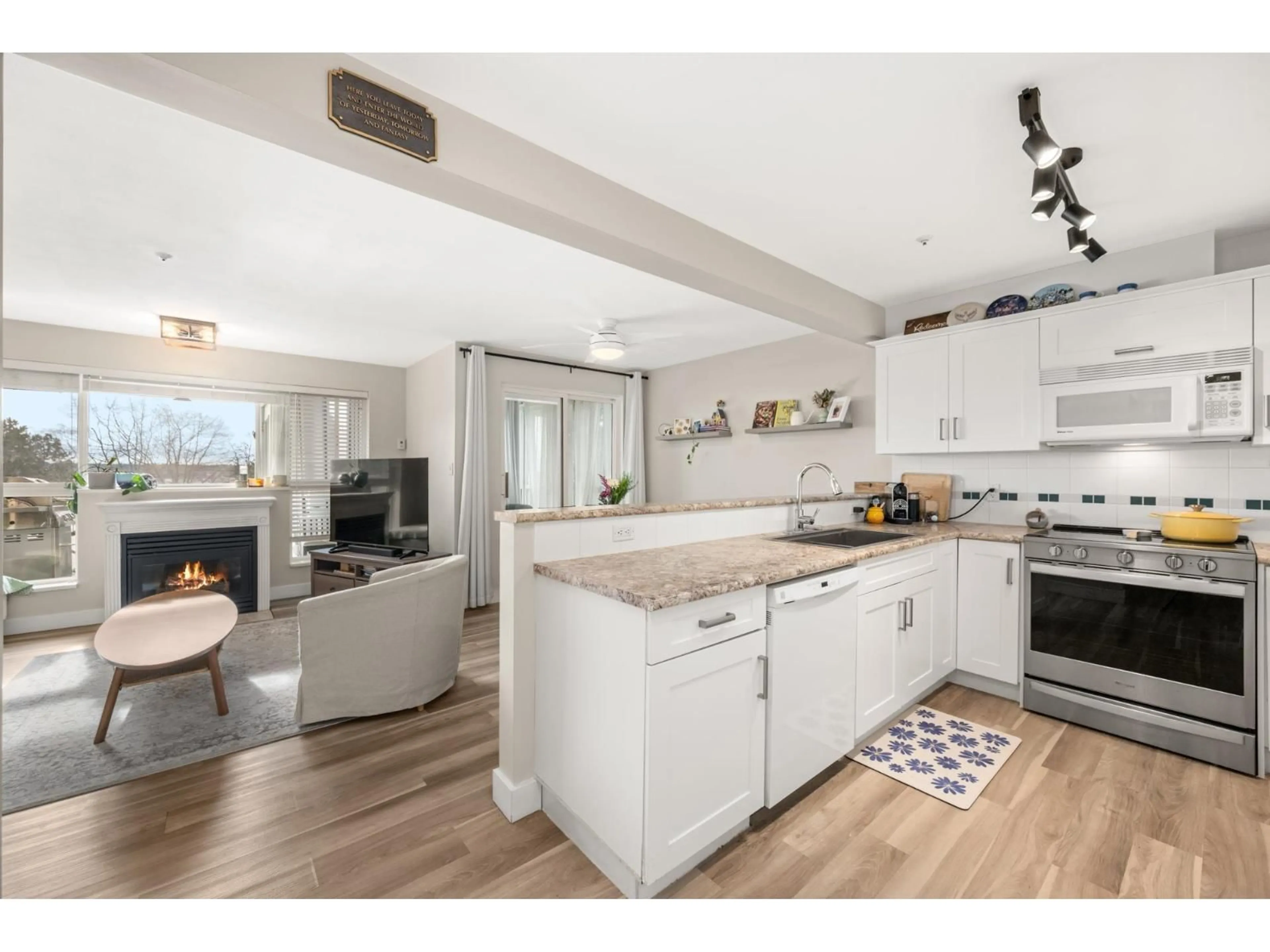 Open concept kitchen, unknown for 306 - 6390 196 STREET, Langley British Columbia V2Y1J2