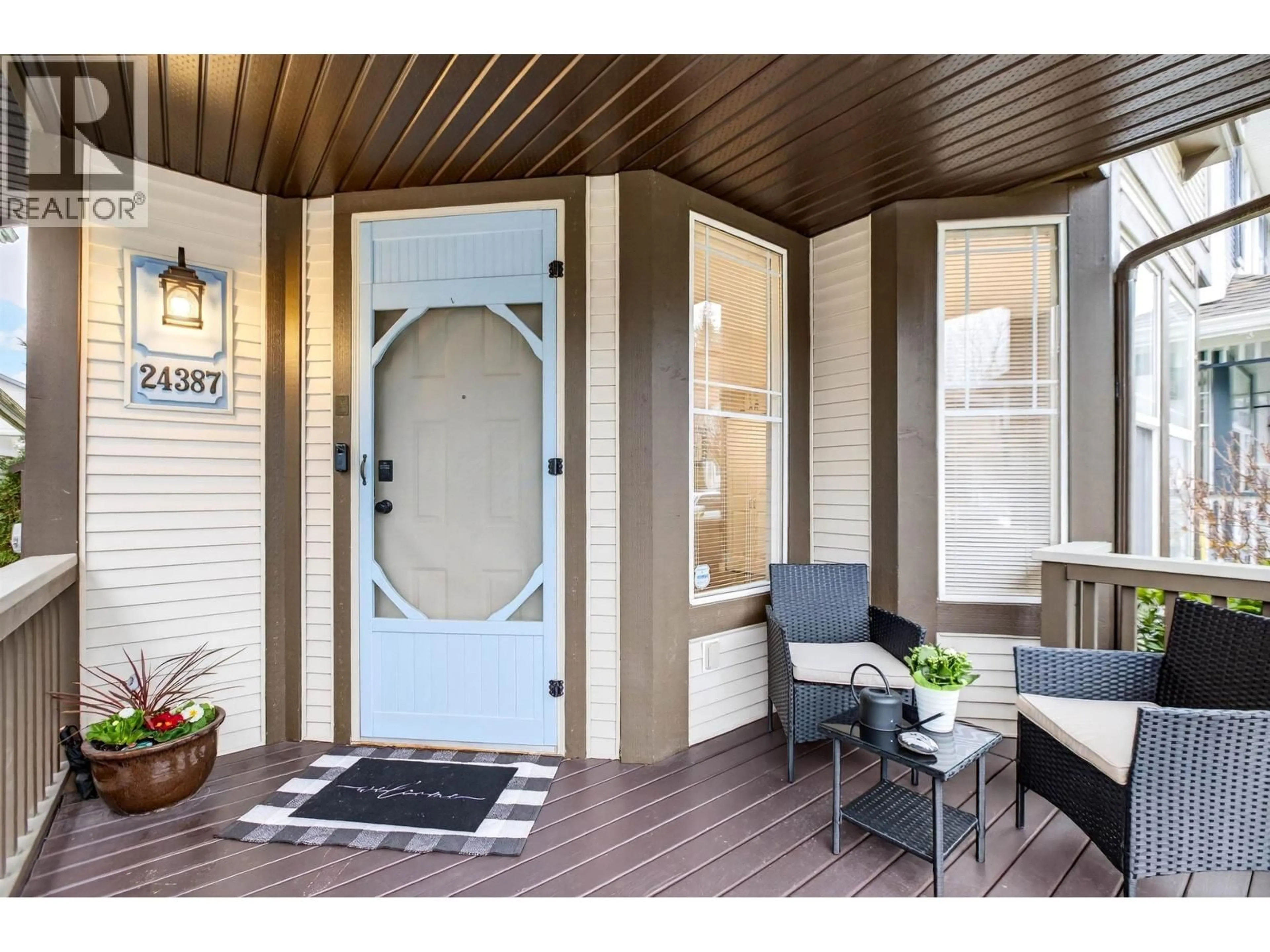 Indoor entryway for 24387 101A AVENUE, Maple Ridge British Columbia V2W1W6