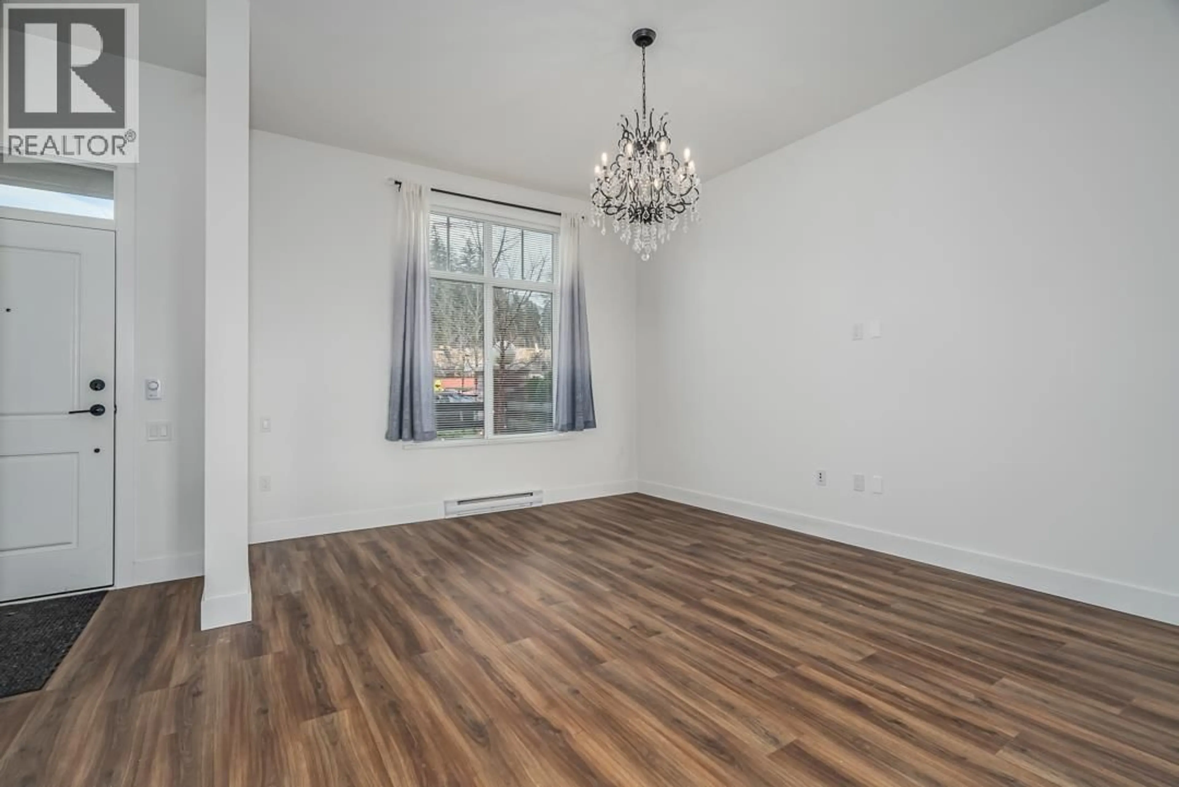 Dining room, wood/laminate floor for 139 - 3529 BAYCREST AVENUE, Coquitlam British Columbia V3B2W7