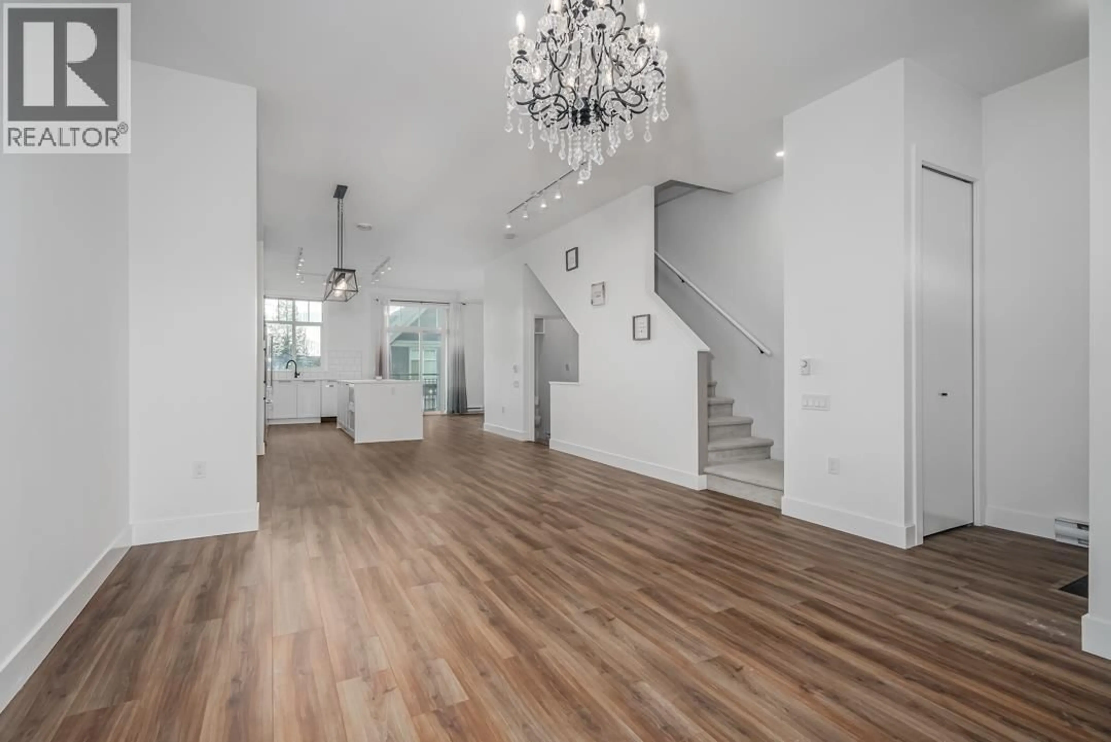 Indoor foyer for 139 - 3529 BAYCREST AVENUE, Coquitlam British Columbia V3B2W7