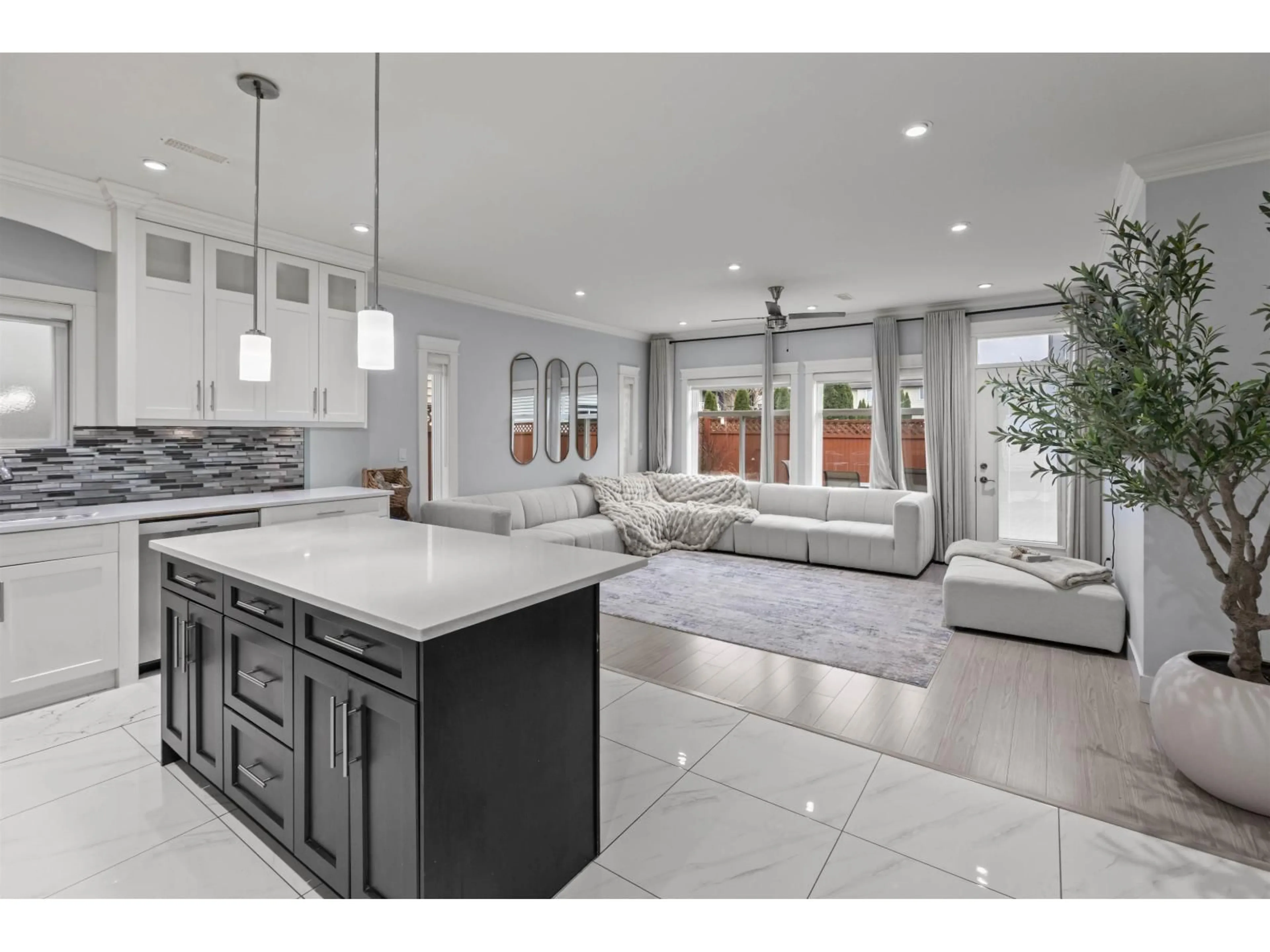 Open concept kitchen, ceramic/tile floor for 3167 ENGINEER CRESCENT, Abbotsford British Columbia V4X0A7