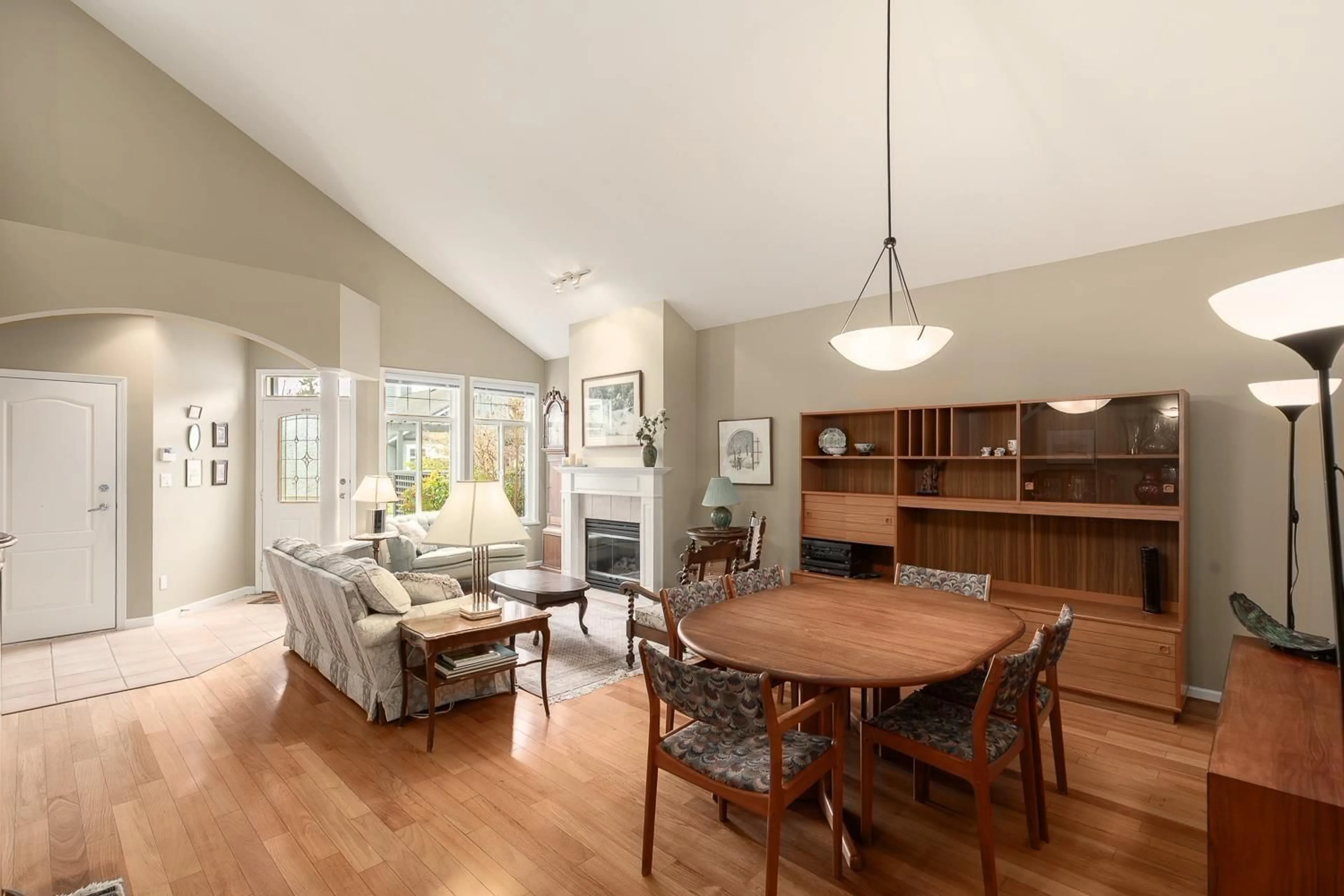Dining room, wood/laminate floor for 74 - 14909 32 AVENUE, Surrey British Columbia V4P1A4