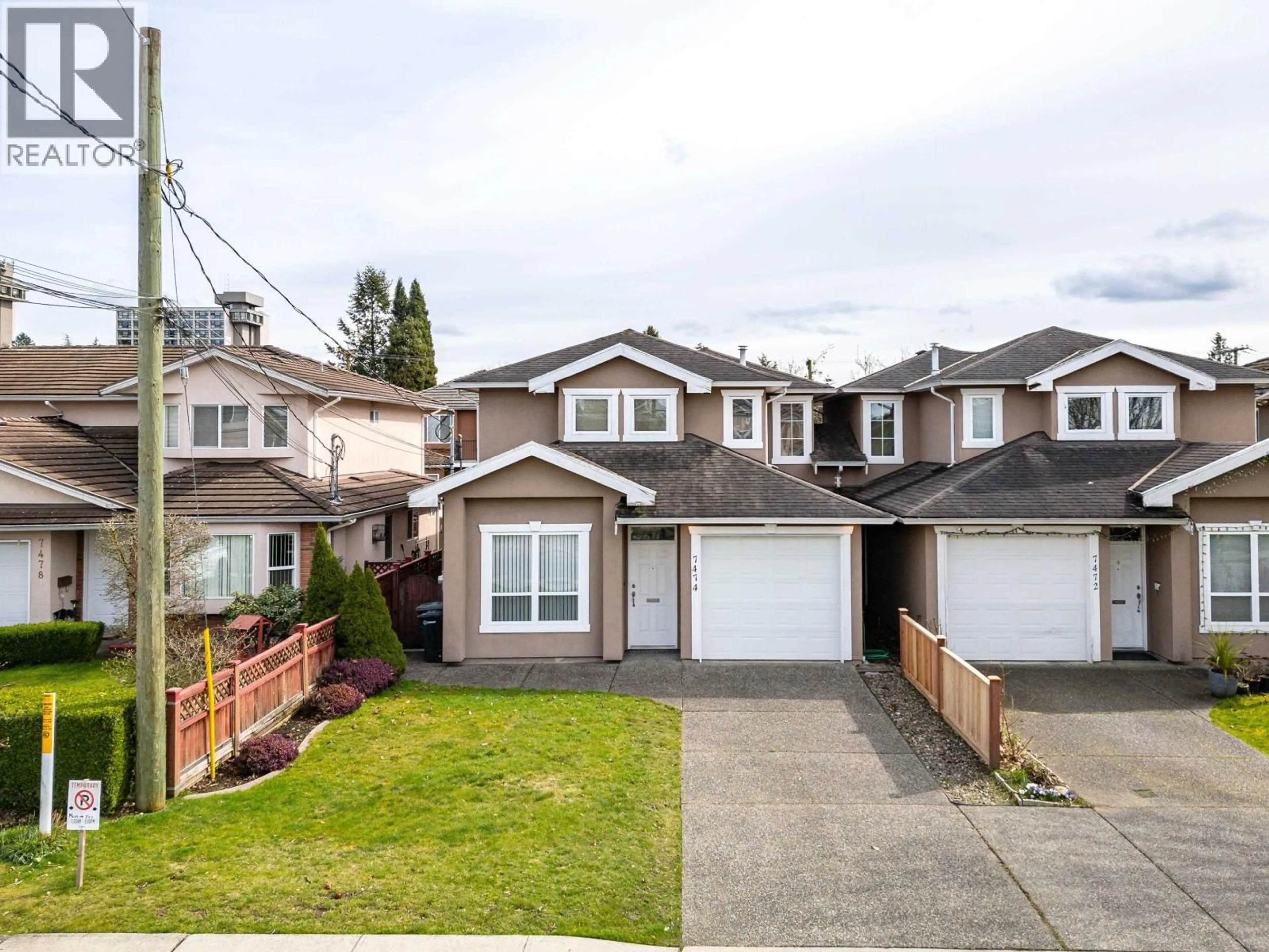 A pic from outside/outdoor area/front of a property/back of a property/a pic from drone, street for 7474 ELWELL STREET, Burnaby British Columbia V5E1L4