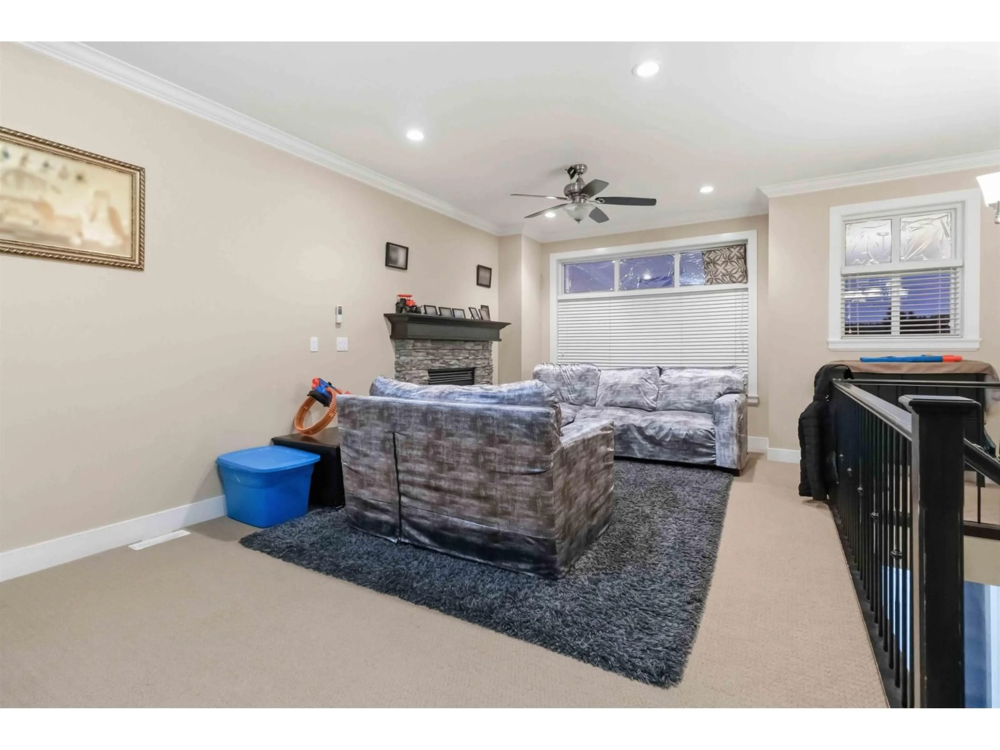 Living room with furniture, carpet floor for 8546 ALEXANDRA STREET, Mission British Columbia V4S1A2