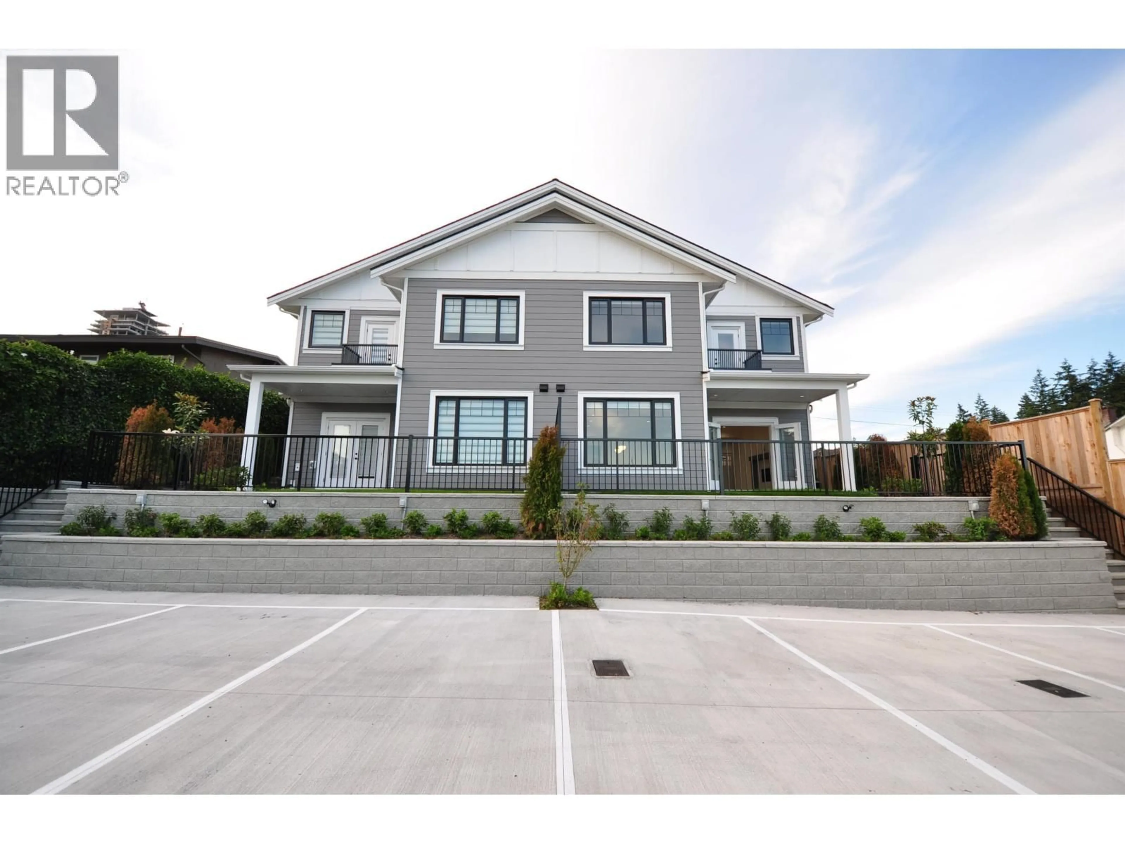 Home with vinyl exterior material, street for 104 - 1138 DANSEY AVENUE, Coquitlam British Columbia V3K3H4