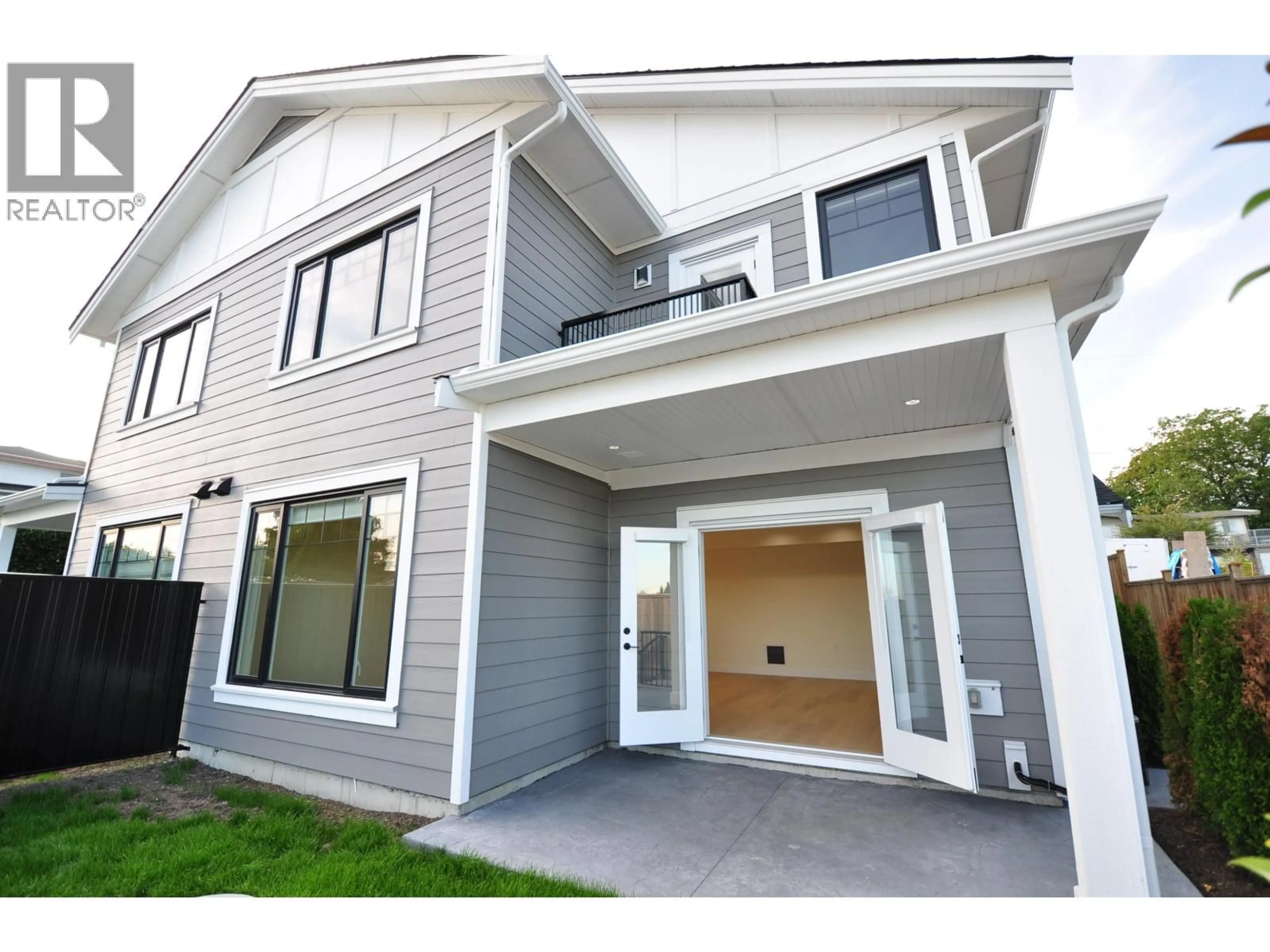 Home with vinyl exterior material, unknown for 104 - 1138 DANSEY AVENUE, Coquitlam British Columbia V3K3H4