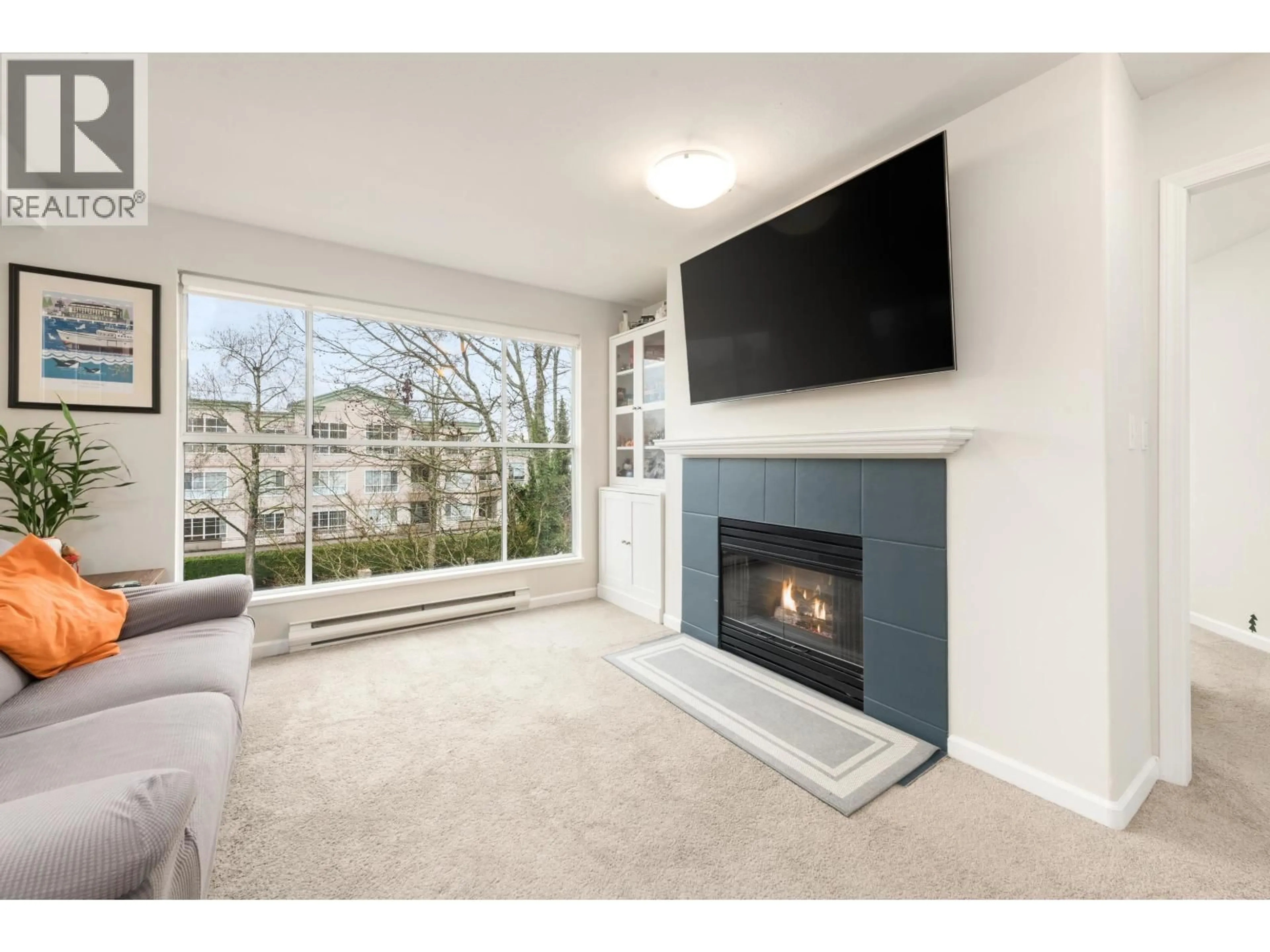 Living room with furniture, unknown for 304 - 8880 JONES ROAD, Richmond British Columbia V6Y3Z1