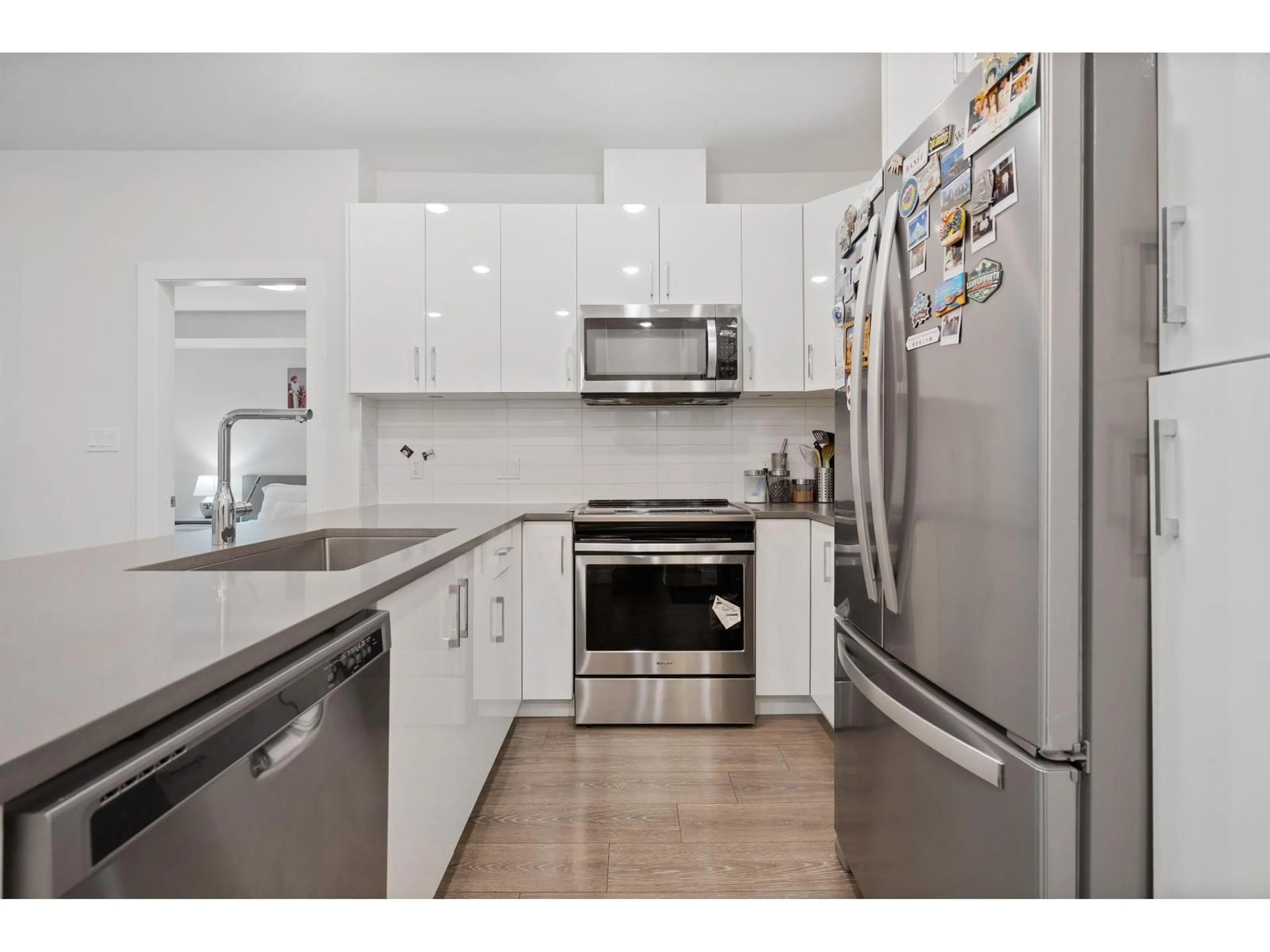 Unknown for 113 - 15351 101 AVENUE, Surrey British Columbia V3R0G2