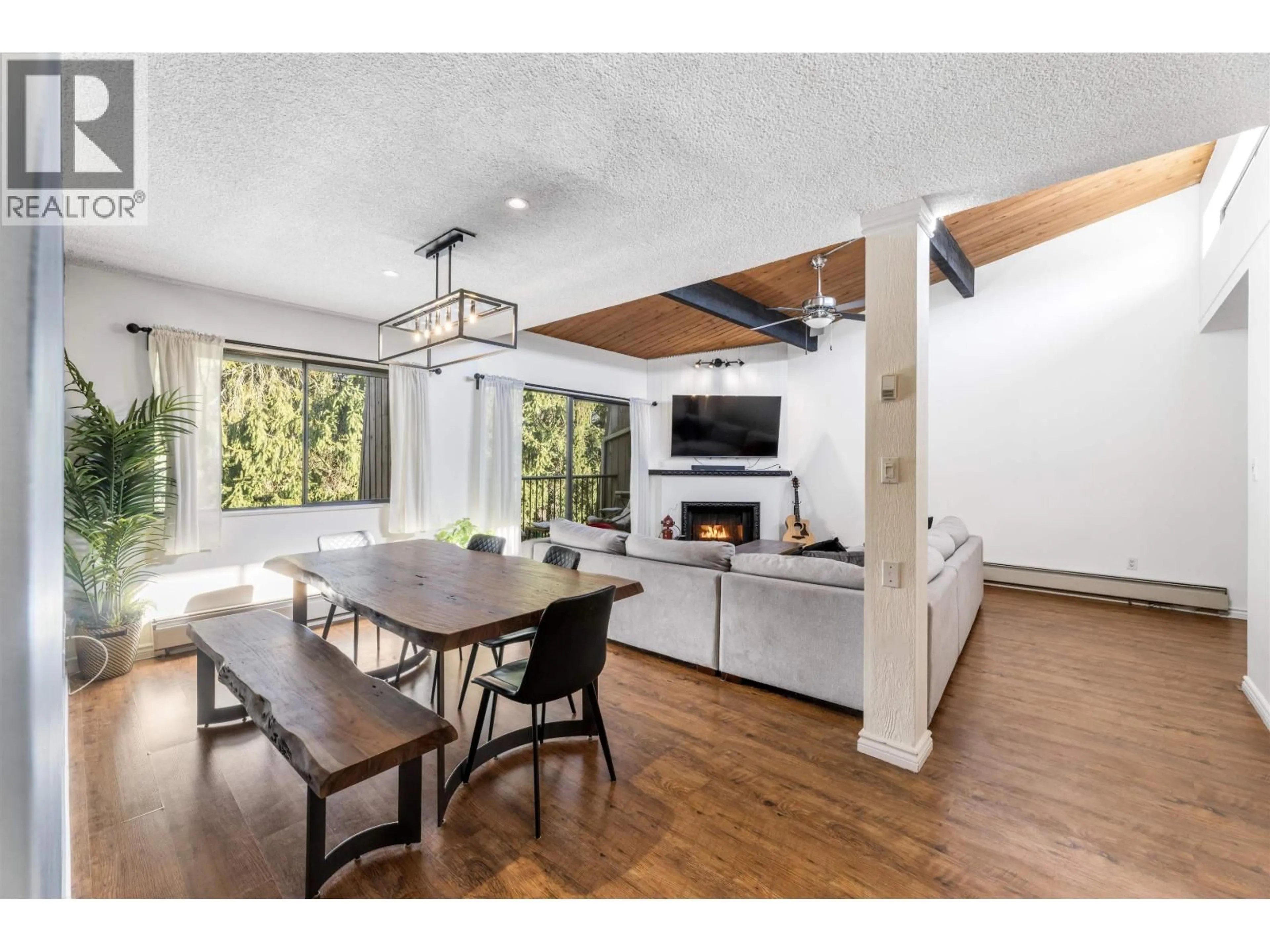 Open concept kitchen, wood/laminate floor for 327 - 9101 HORNE STREET, Burnaby British Columbia V3N4M3